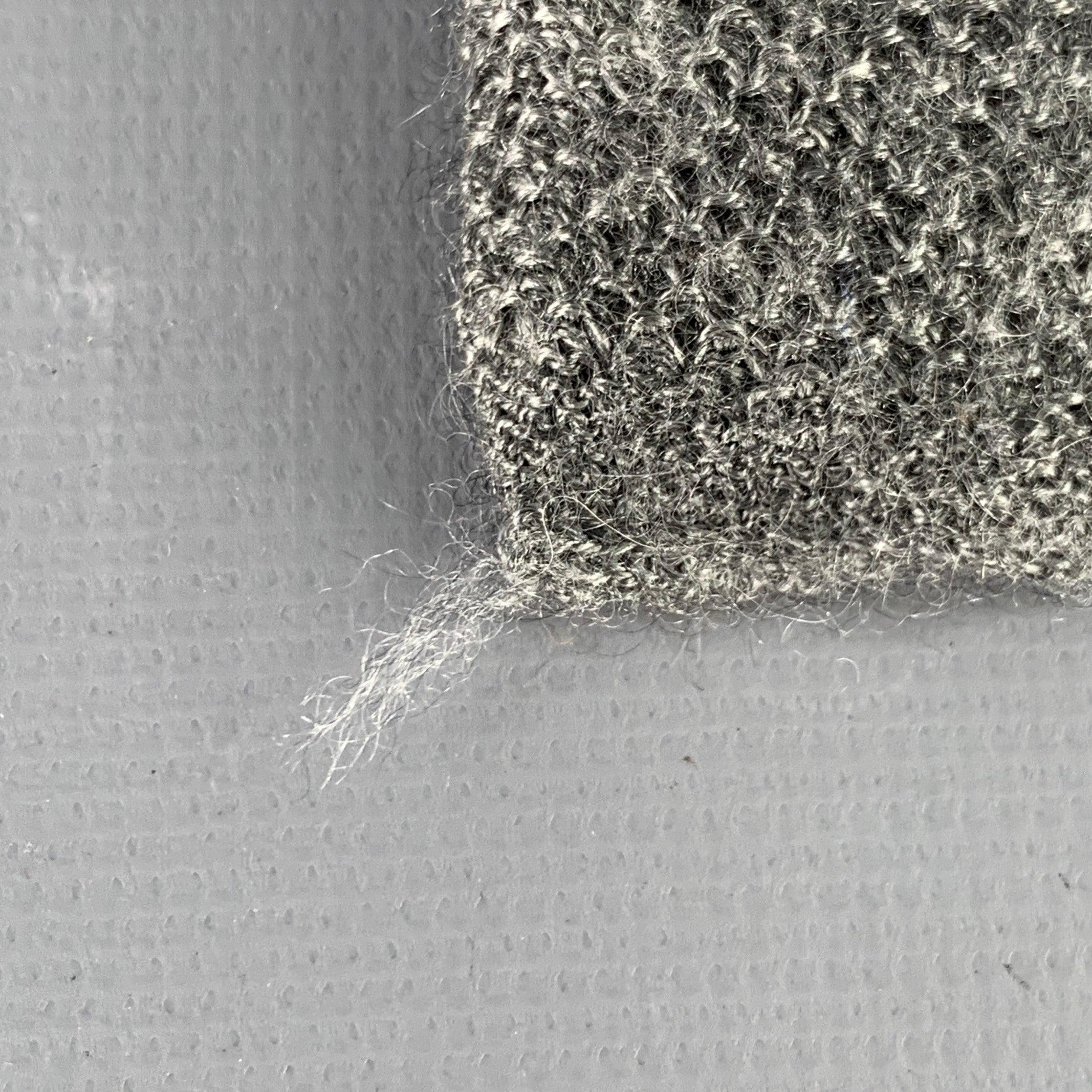 BRUNELLO CUCINELLI Grey Cashmere Silk Knit Tie In Good Condition For Sale In San Francisco, CA