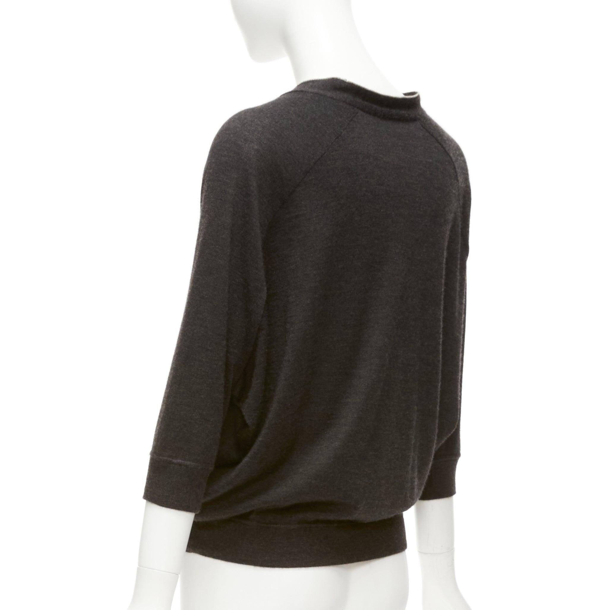 Brunello Cucinelli grigio cashmere seta catena argento collo a V maglione XXS in vendita 1