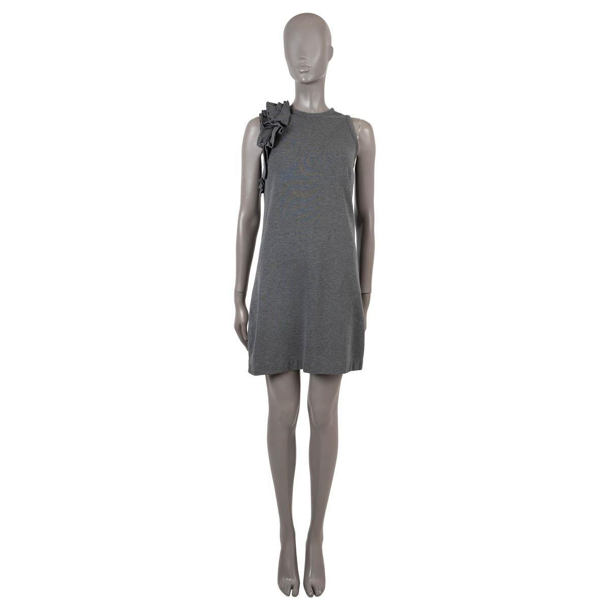 BRUNELLO CUCINELLI grey cotton RUFFLE TRIM MINI KNIT Dress S In Excellent Condition For Sale In Zürich, CH