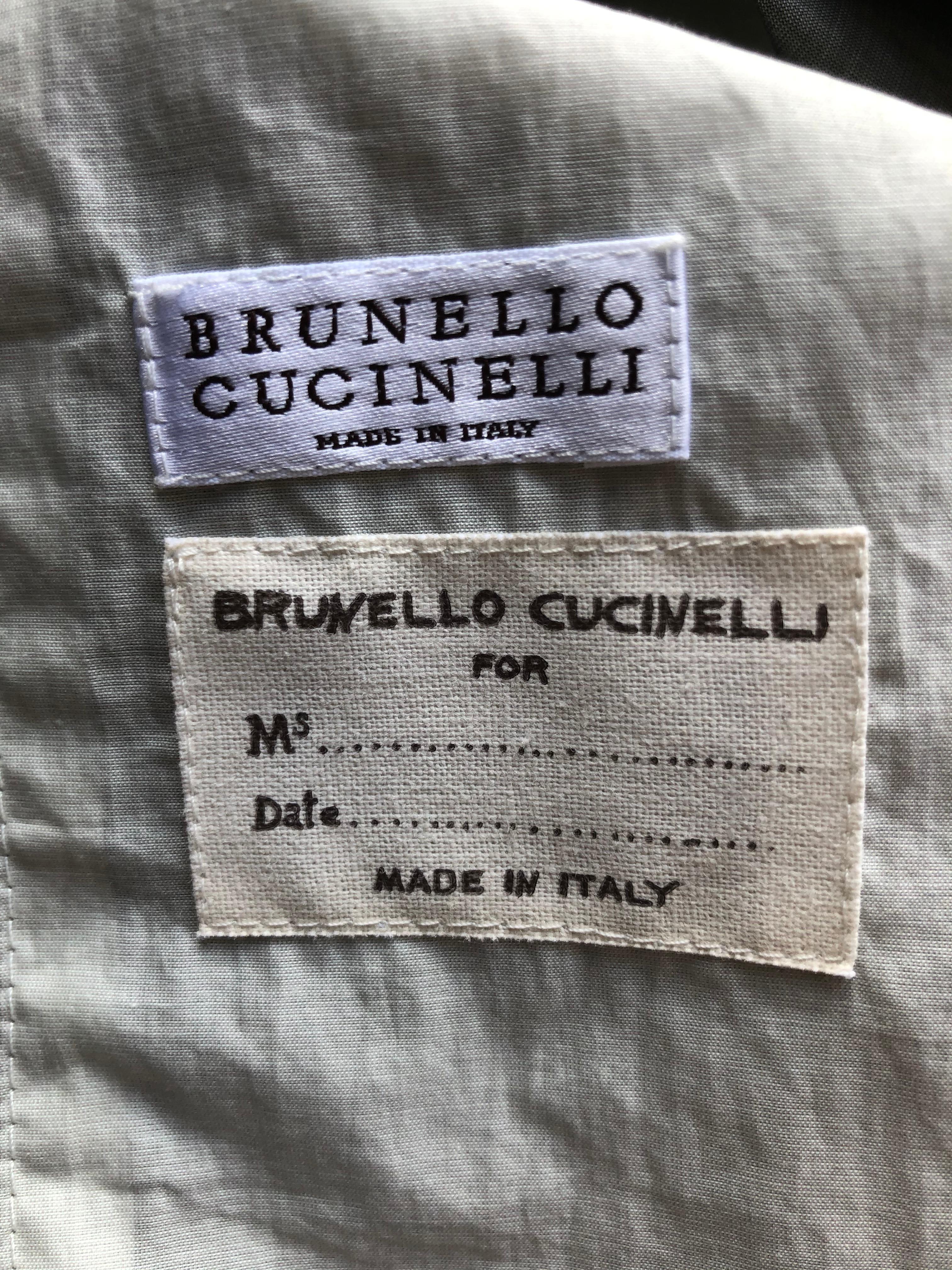 Brunello Cucinelli Grey Fine Cashmire/Silk Sweater w/Cotton/Silk Jacket 48 (ITL) In Excellent Condition For Sale In Port Hope, ON