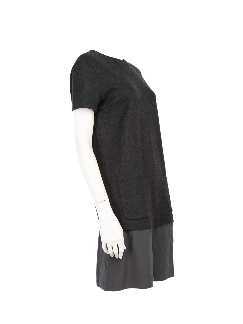 CONDITION is Very Good. Hardly any visible wear to the dress is evident on this used Brunello Cucinelli designer resale item.



Details


Grey

Wool

Dress

Knee length

Short sleeves

Round neck

Back zip fastening

2x Front pockets





Made in