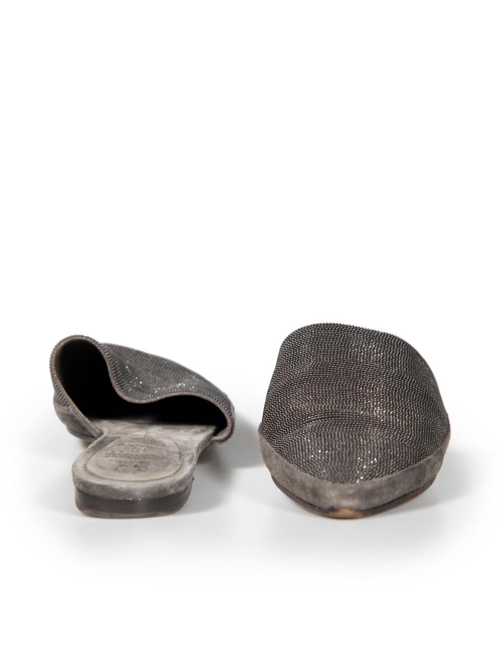 Brunello Cucinelli Mules pointues perlées en daim gris taille IT 36 Bon état - En vente à London, GB