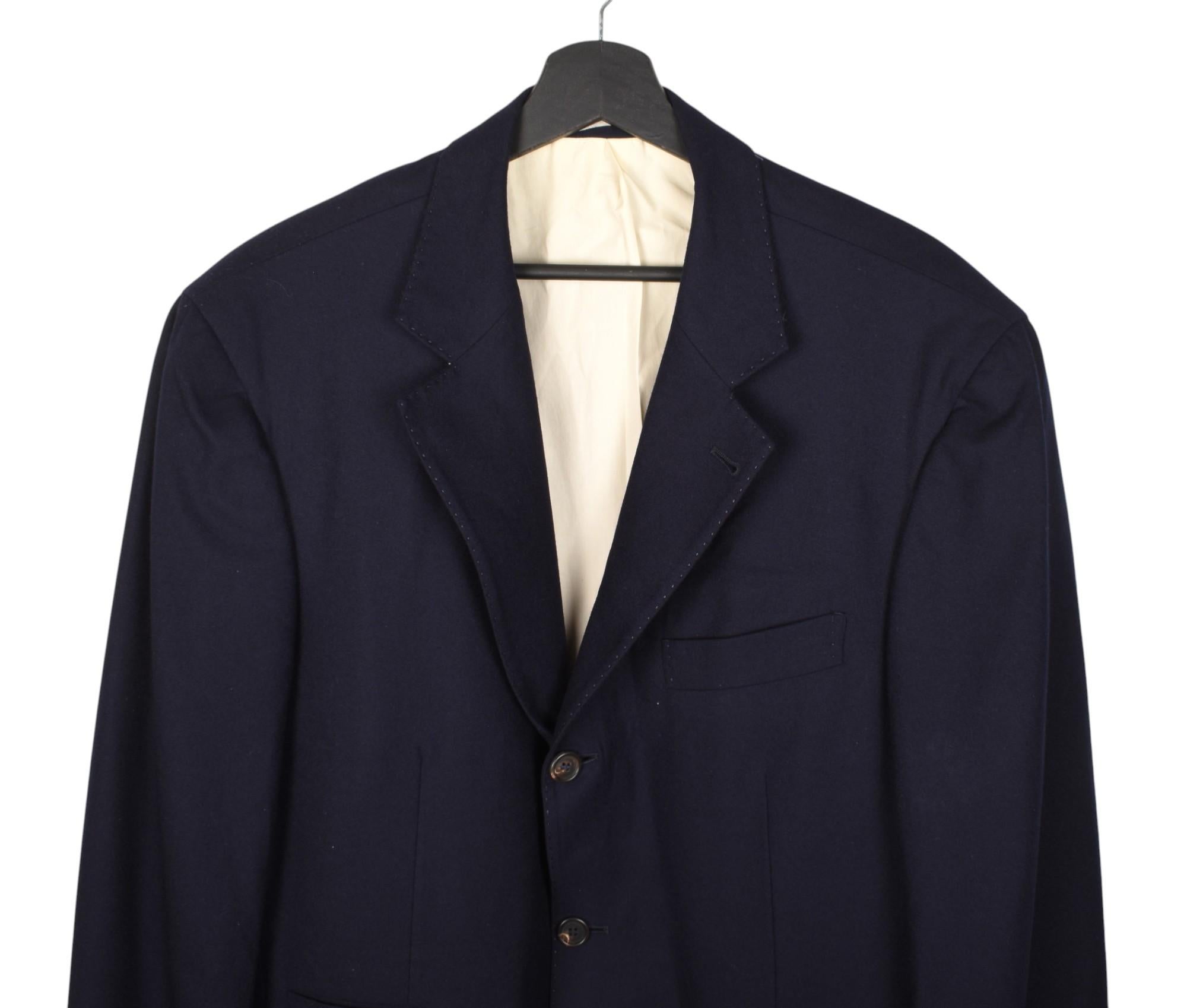 Prüfen Sie meine anderen Angebote. Habe viele weitere Designerkleidung zu verkaufen. Offen für alle Angebote.
Artikel zum Verkauf ist 100% echte Brunello Cucinelli Blazer Herren Jacke, S1362, VITR3
Farbe: blau
(Eine tatsächliche Farbe kann ein wenig