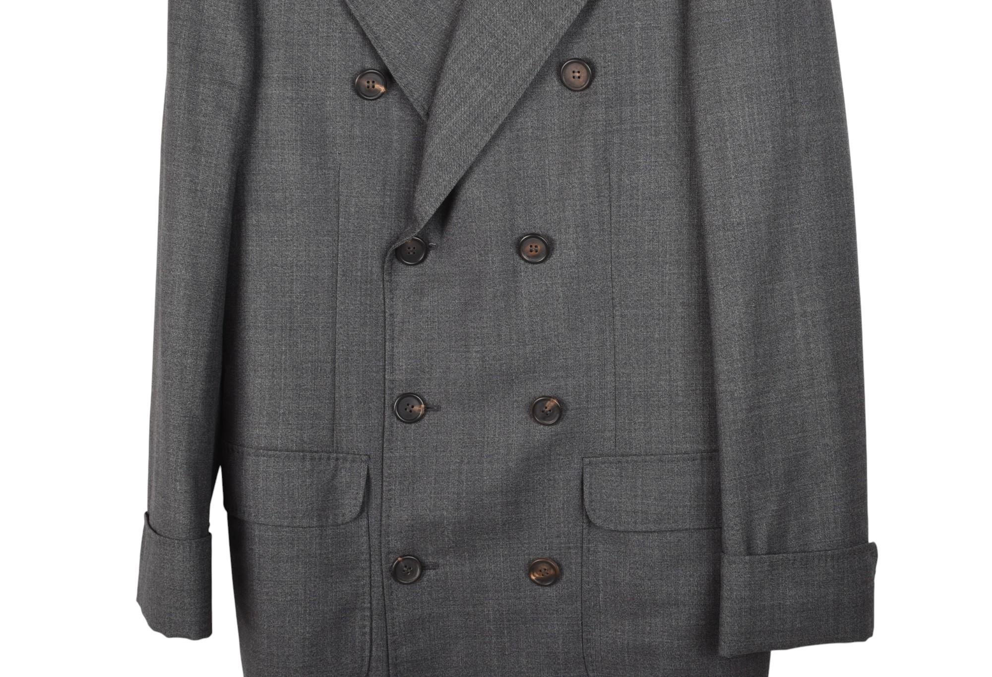 Compruebe mis otros listados. Tiene a la venta mucha más ropa de diseño. Abierto a cualquier oferta.
Artículo en venta 100% auténtico Abrigo para hombre Brunello Cucinelli, S1408, VIASH5
Color: gris
(El color real puede variar un poco debido a la