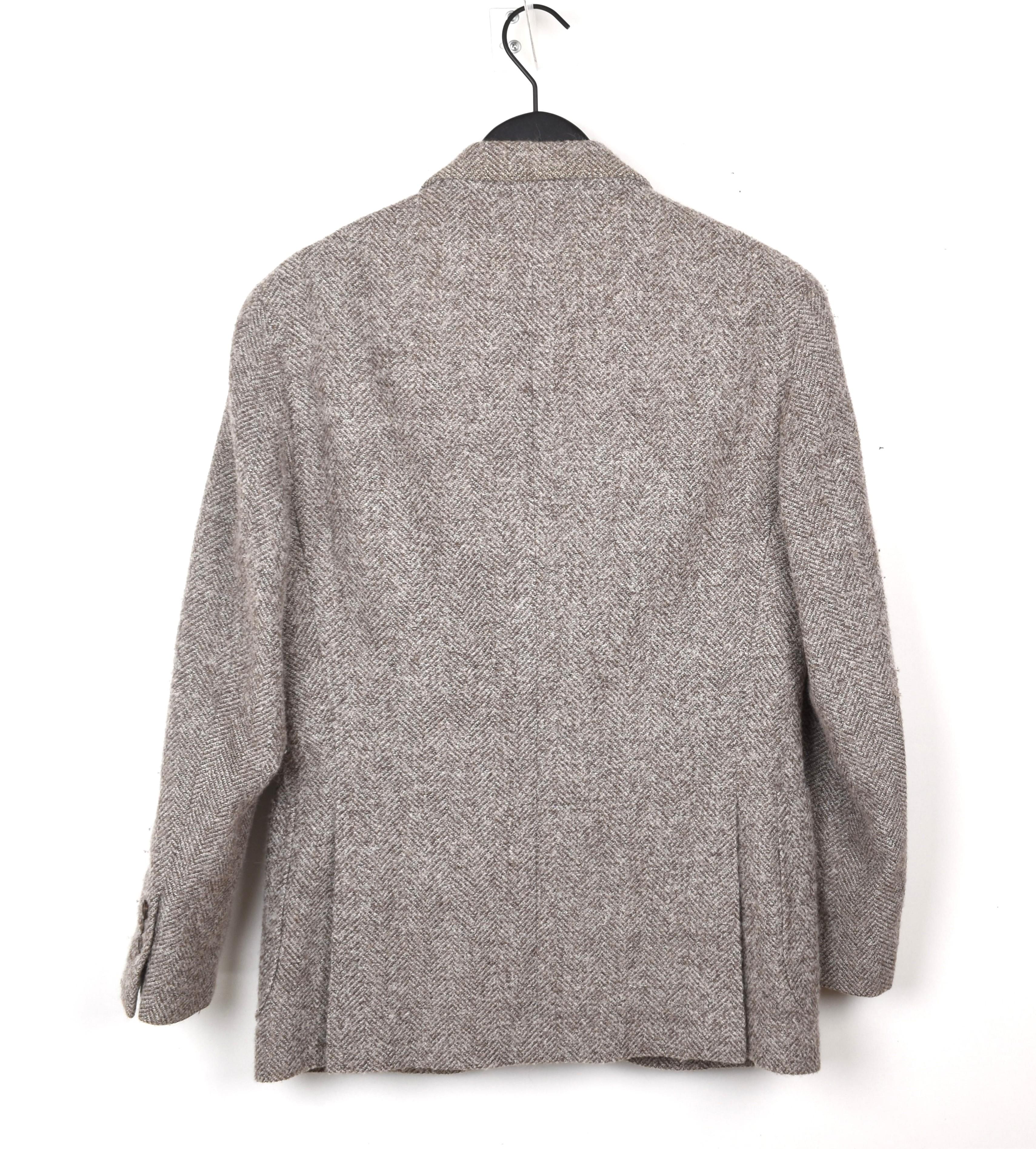 Check my other listings. Have many more designer clothes for sale. Open to any offers.
Item for sale is 100% genuine Brunello Cucinelli Light Tweed Men Jacket, S1655, VISHE4
Color: Grey
(An actual color may a bit vary due to individual computer