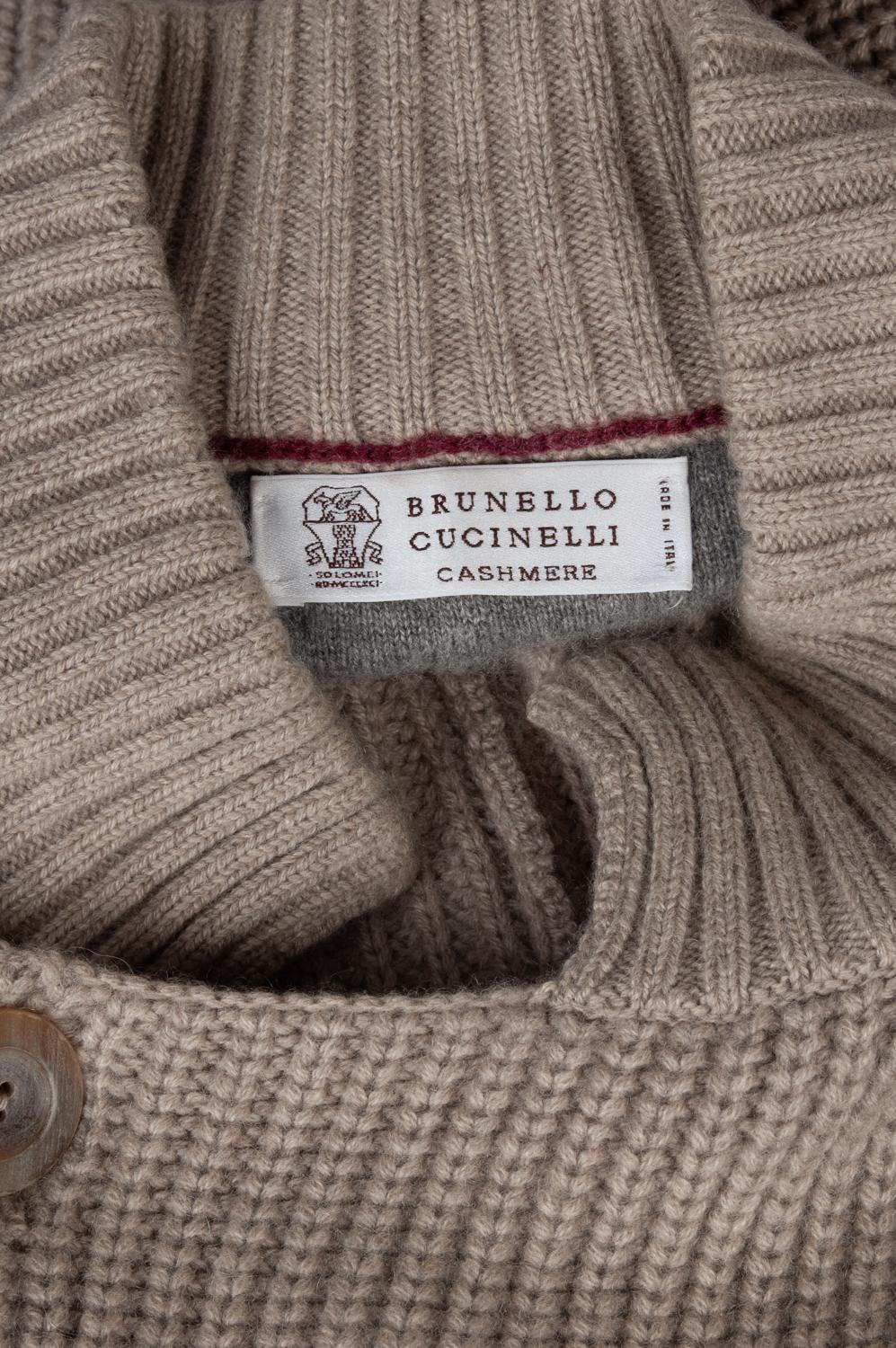 Brunello Cucinelli Men Sweater Pure Cashmere Cardigan Size ITA48/Medium, S643 In Excellent Condition For Sale In Kaunas, LT