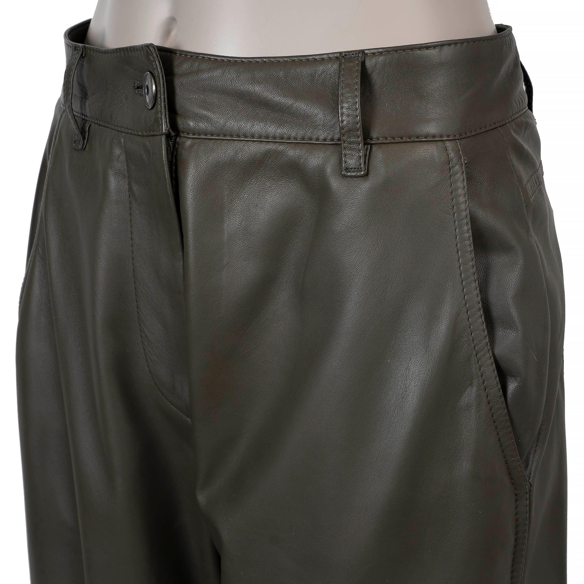 BRUNELLO CUCINELLI vert olive 2021 Pantalon droit en cuir 40 S Excellent état - En vente à Zürich, CH