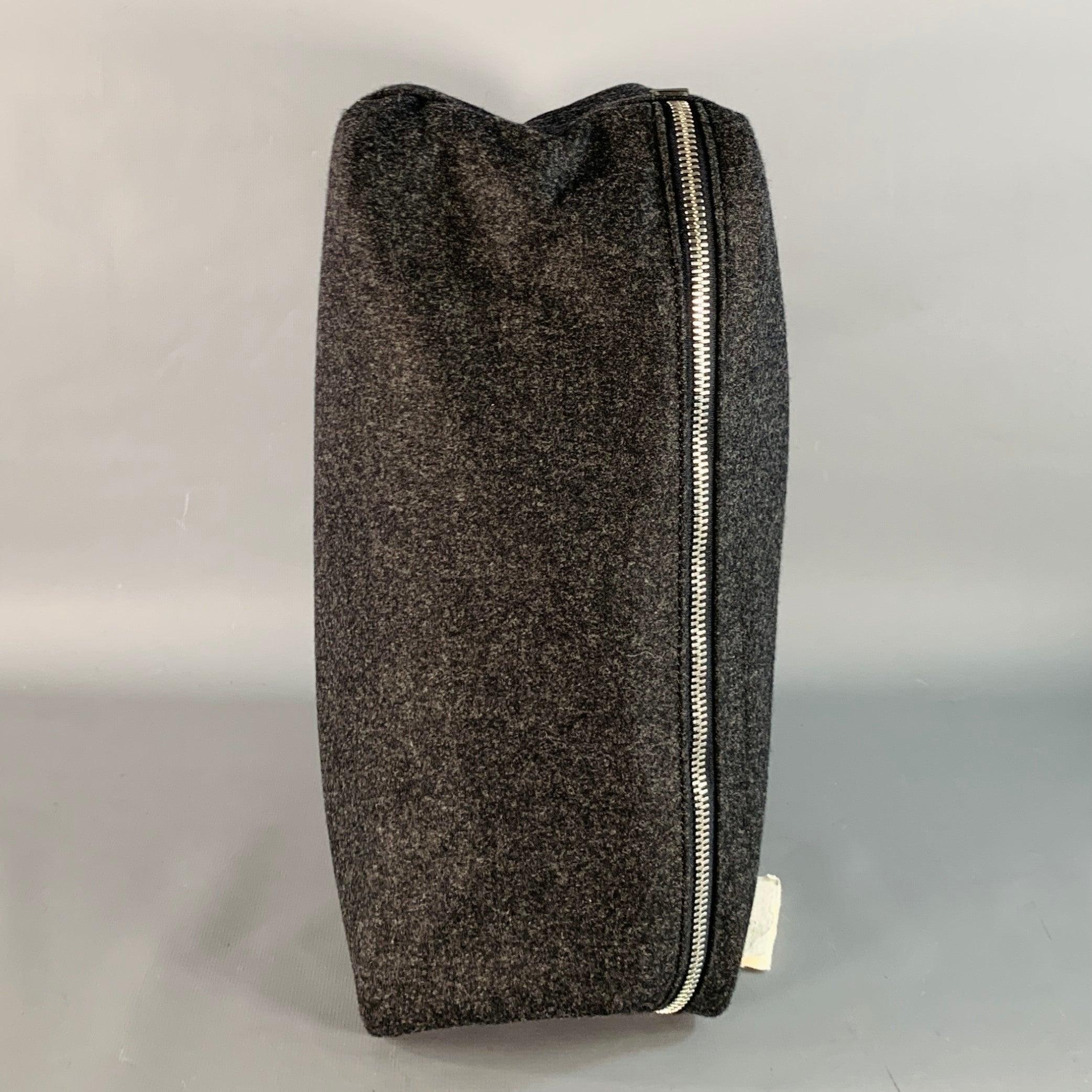 BRUNELLO CUCINELLI Eine Größe Grau Wolle Flanell Schuh Organizer Zip Up Reisetasche (Schwarz) im Angebot