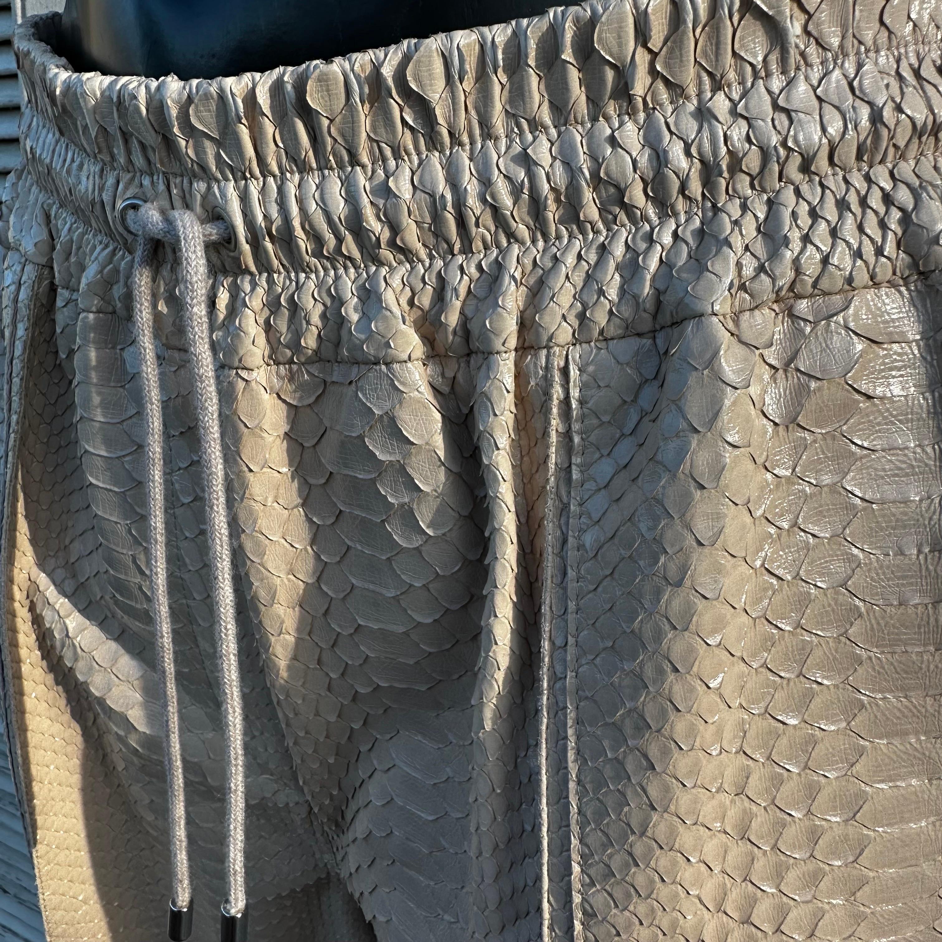 Brunello Cucinelli-Shorts aus Pflanzgefäß, neu mit Etikett für Damen oder Herren im Angebot