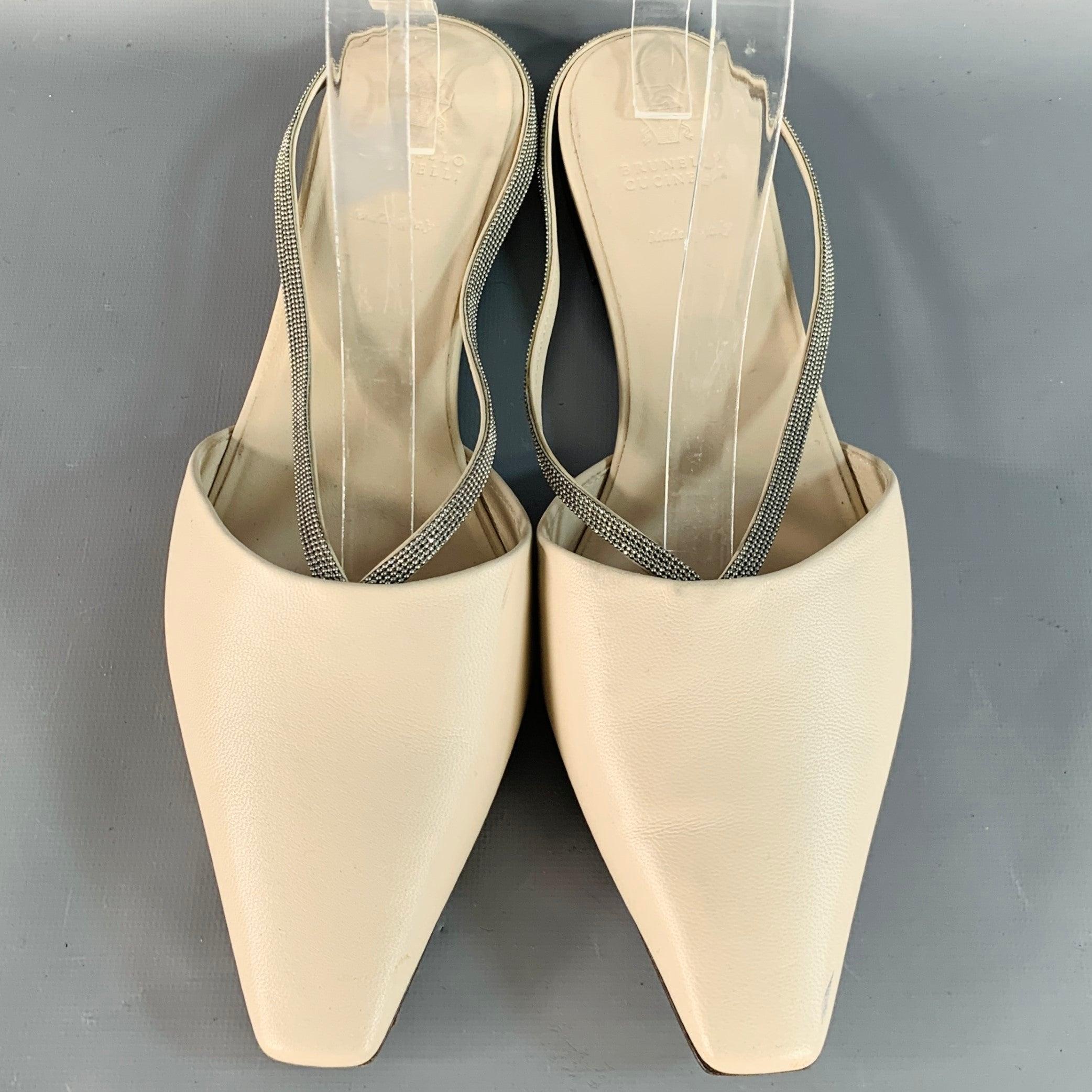 BRUNELLO CUCINELLI Size 10 Beige Silver Leather Monili Slip On Flats Pour femmes en vente