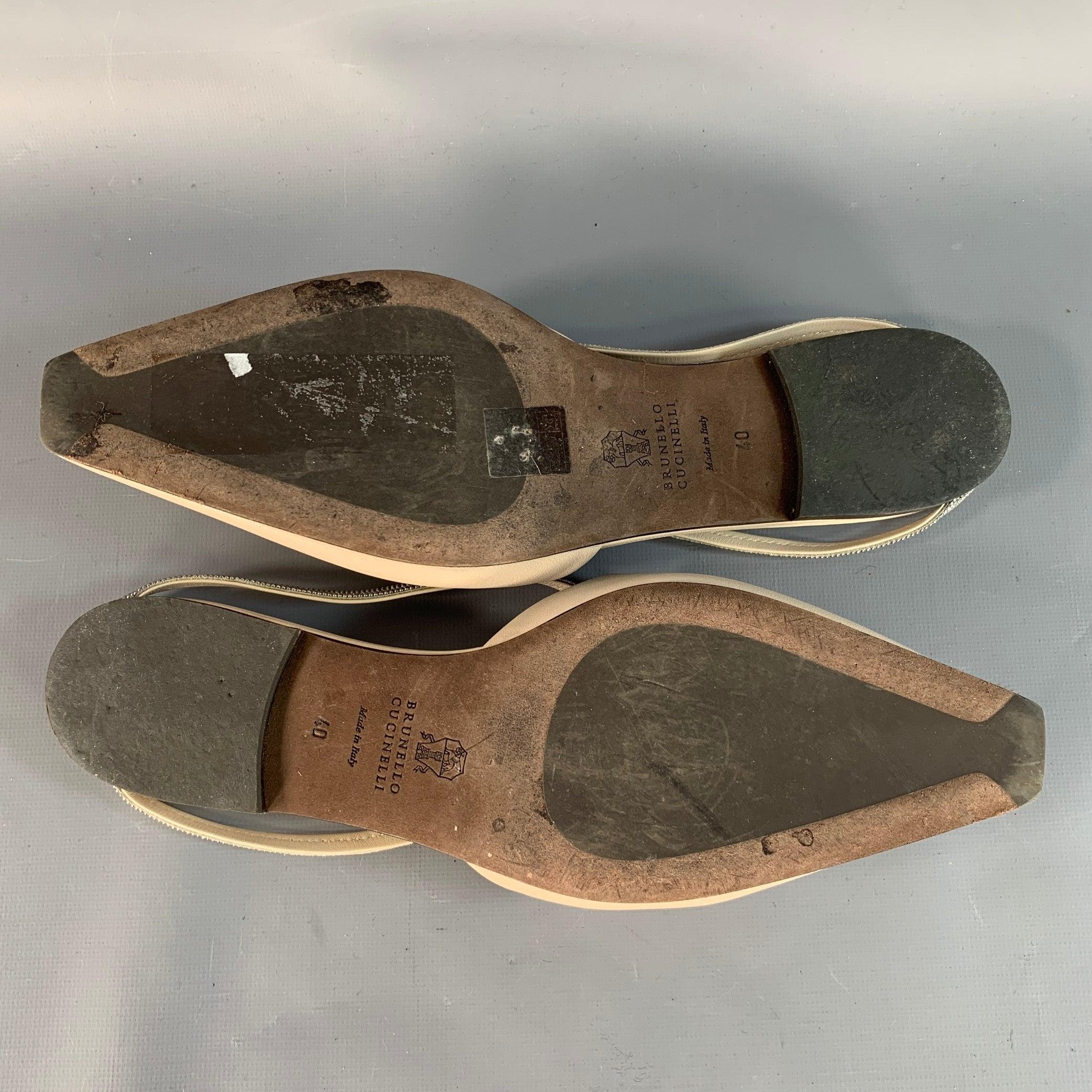 BRUNELLO CUCINELLI Size 10 Beige Silver Leather Monili Slip On Flats en vente 2