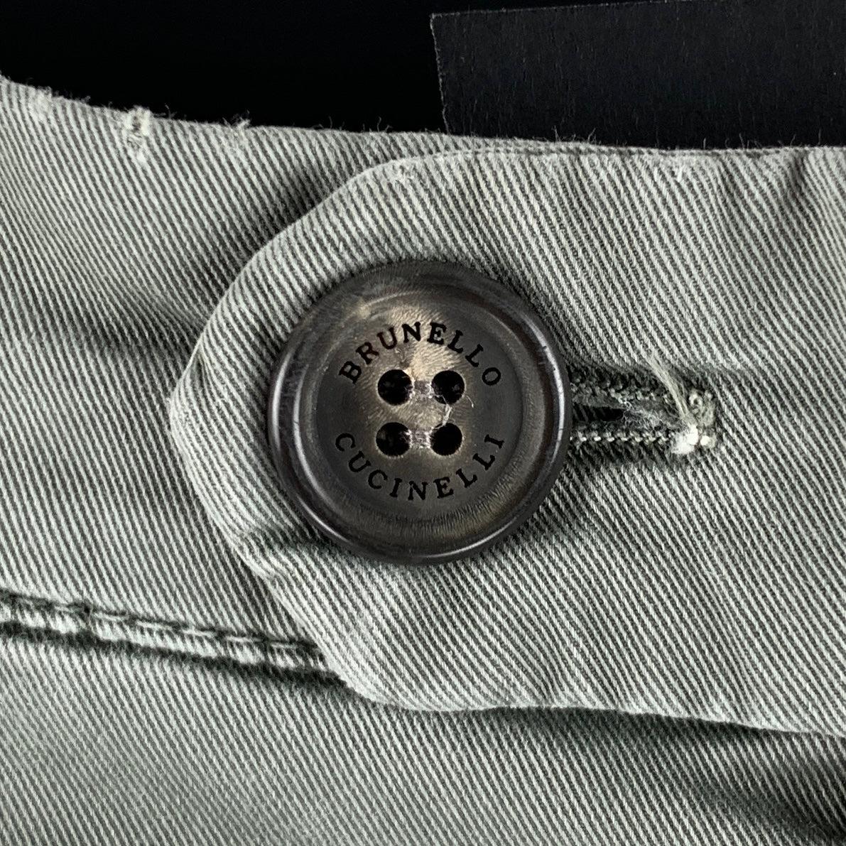 BRUNELLO CUCINELLI Taille 30 Casual Pantalon de voyage en coton élastique kaki Bon état - En vente à San Francisco, CA