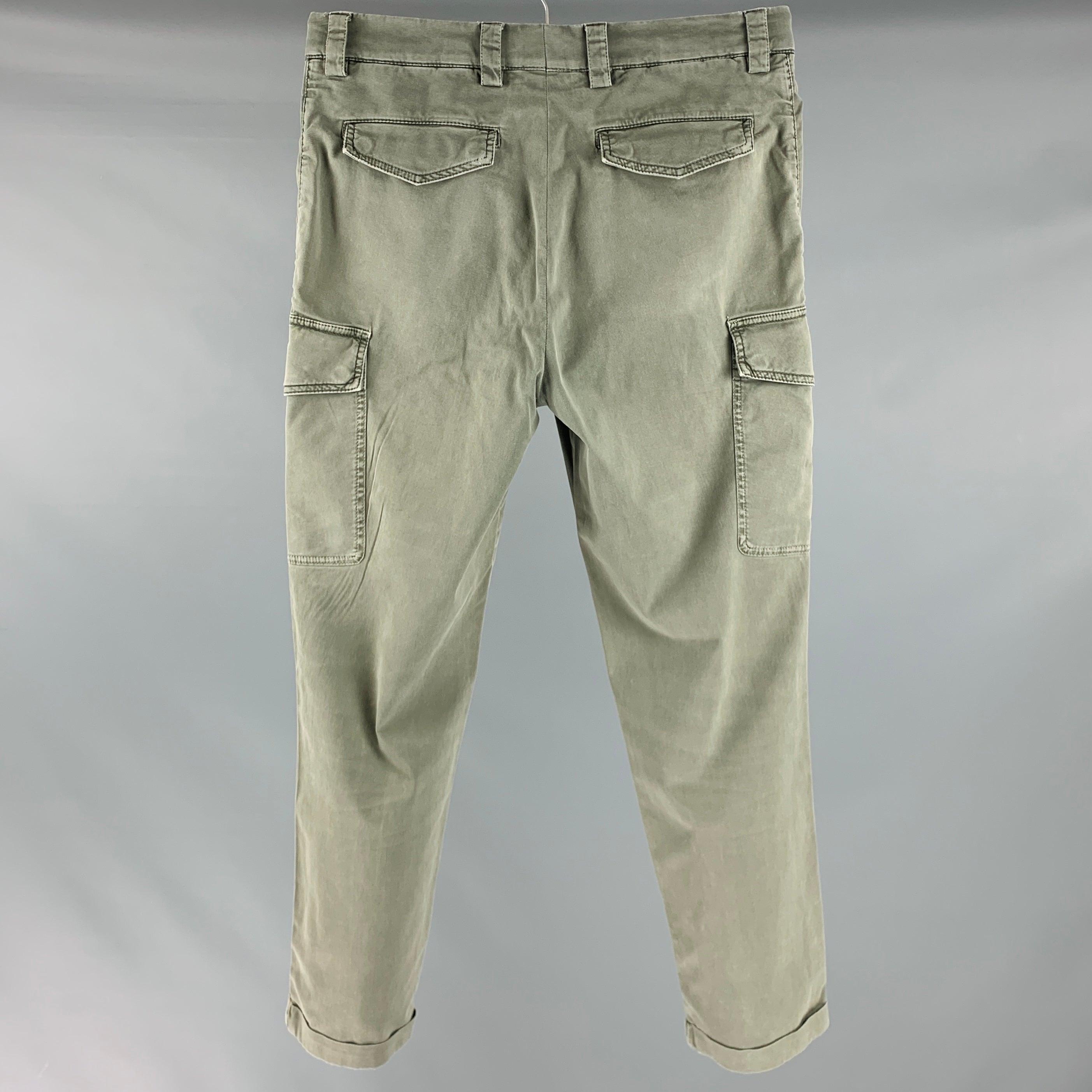 BRUNELLO CUCINELLI Taille 30 Casual Pantalon de voyage en coton élastique kaki Pour hommes en vente