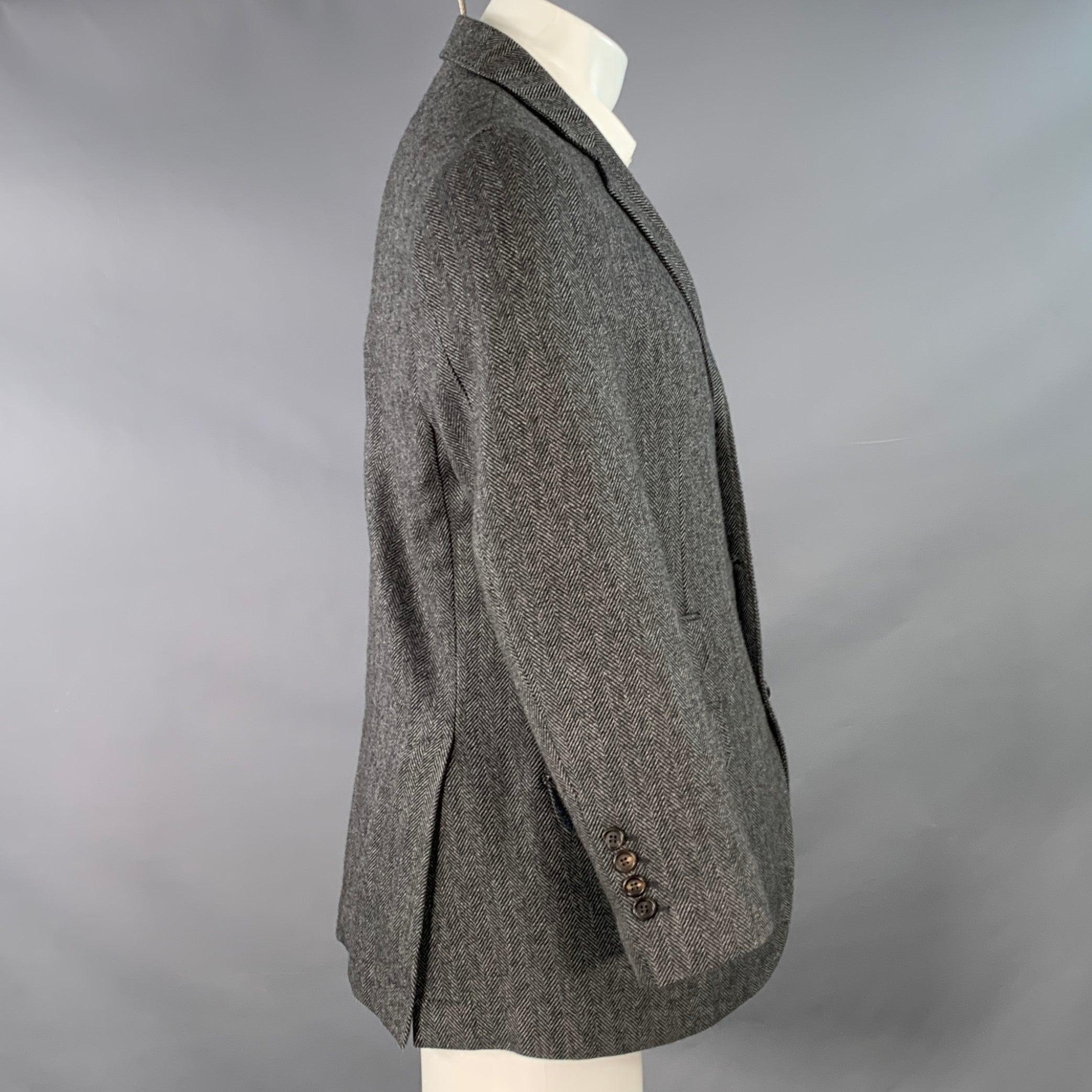 BRUNELLO CUCINELLI Size 38 Grey Black Herringbone Cashmere Sport Coat In Excellent Condition For Sale In San Francisco, CA