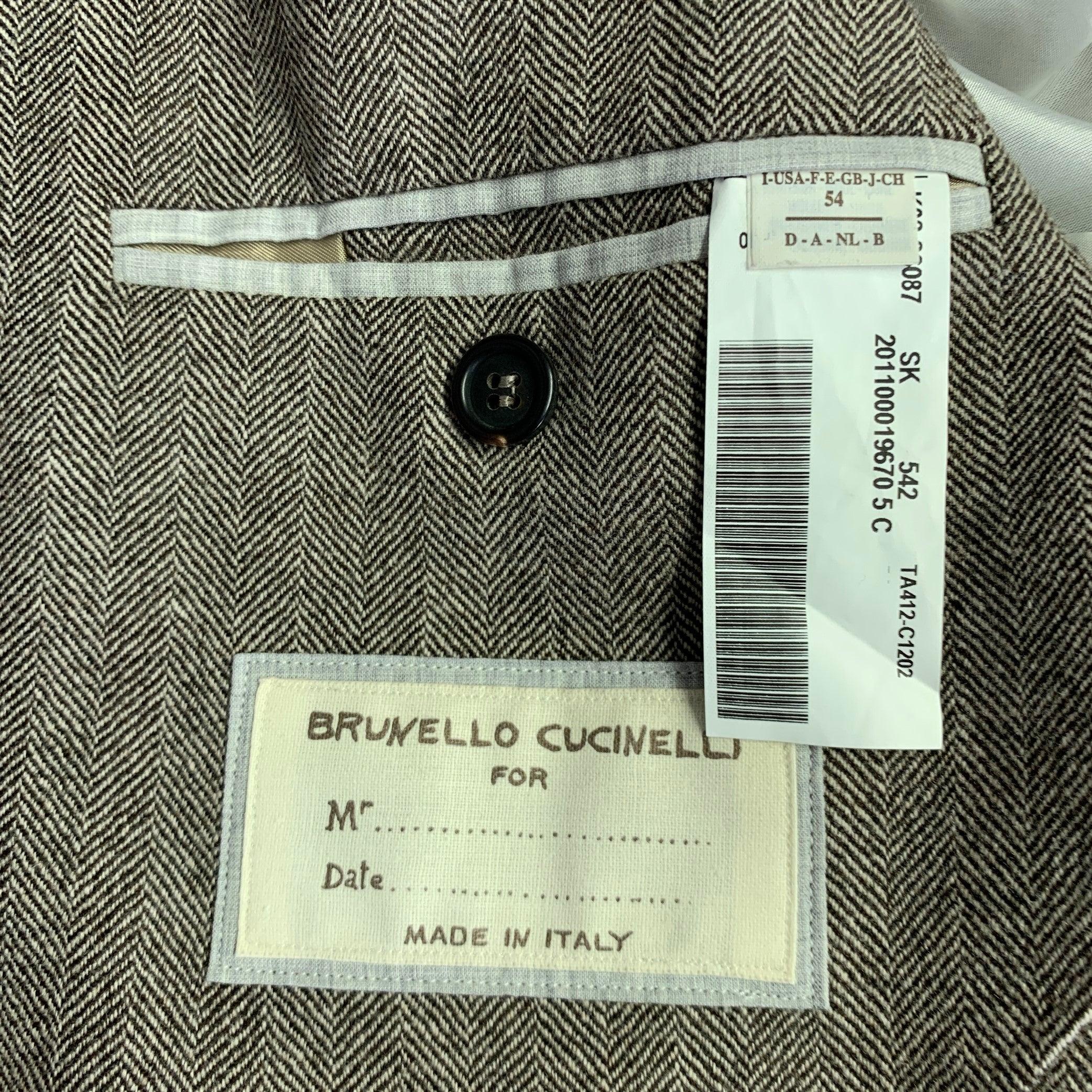 BRUNELLO CUCINELLI Size 44 Beige Brown Herringbone Peak Lapel Sport Coat For Sale 3