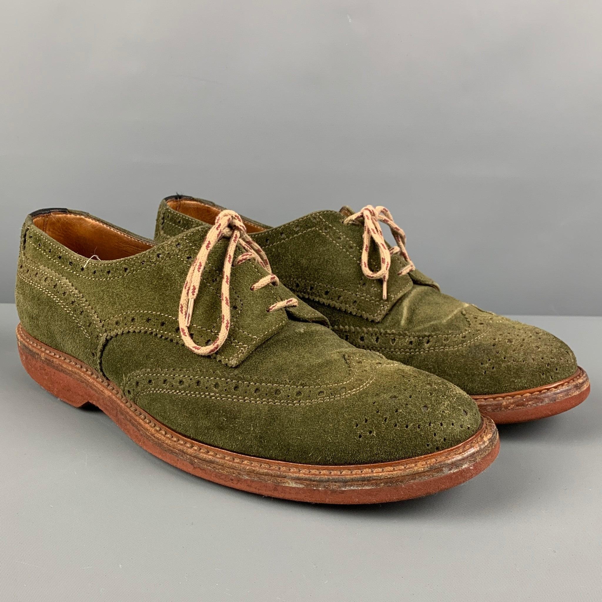 BRUNELLO CUCINELLI shoes comes in a olive suede featuring a wingtip style, contrast stitching, and a lace up closure. Includes box. Made in Italy.
Good
Pre-Owned Condition. Light wear.  

Marked:   42Outsole: 12 inches  x 4.25 inches 
  
  
