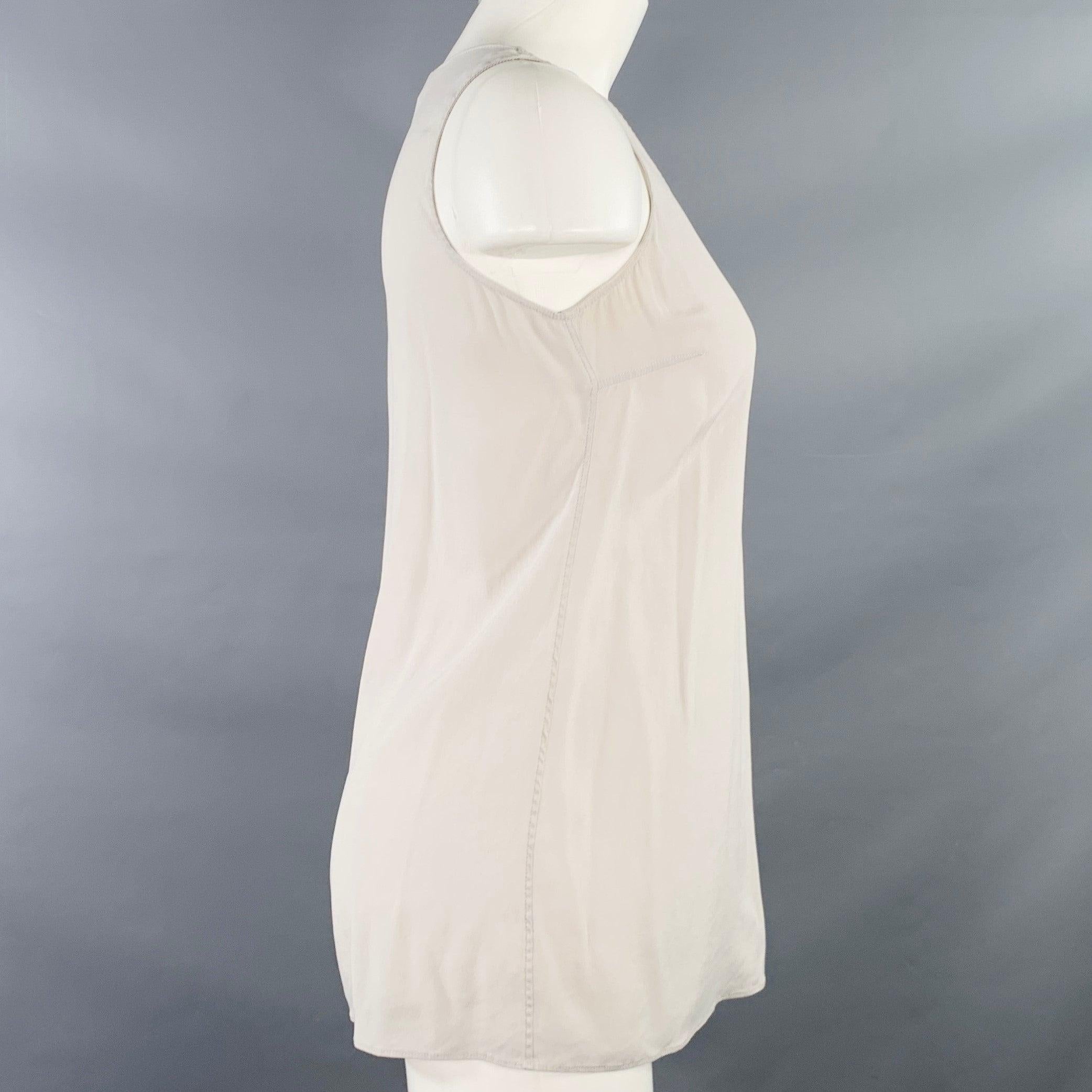 BRUNELLO CUCINELLI casual top
in a grey silk woven fabric featuring V-neck.Good Pre-Owned Condition. Moderate marks under arms, as is. 

Marked:   size not marked, tag removed. 

Measurements: 
 
Shoulder: 11 inches Bust: 32 inches Length: 25 inches