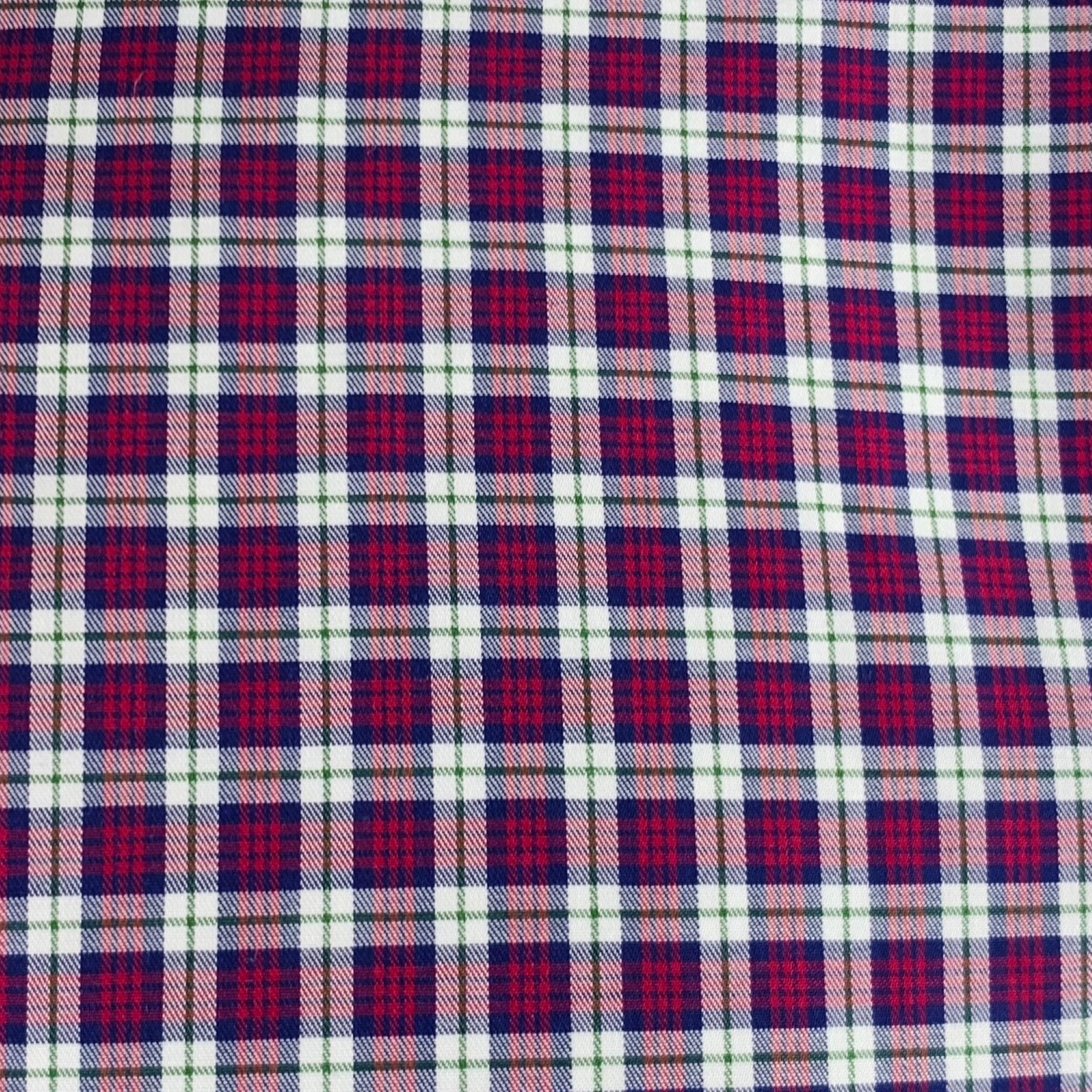 BRUNELLO CUCINELLI long sleeve shirt in a red and white cotton woven fabri featuring a plaid pattern, cutaway collar, and button closure. Made in Italy. Excellent Pre-Owned Condition. 

Marked:   M 

Measurements: 
 
Shoulder: 17 inches Chest: 41