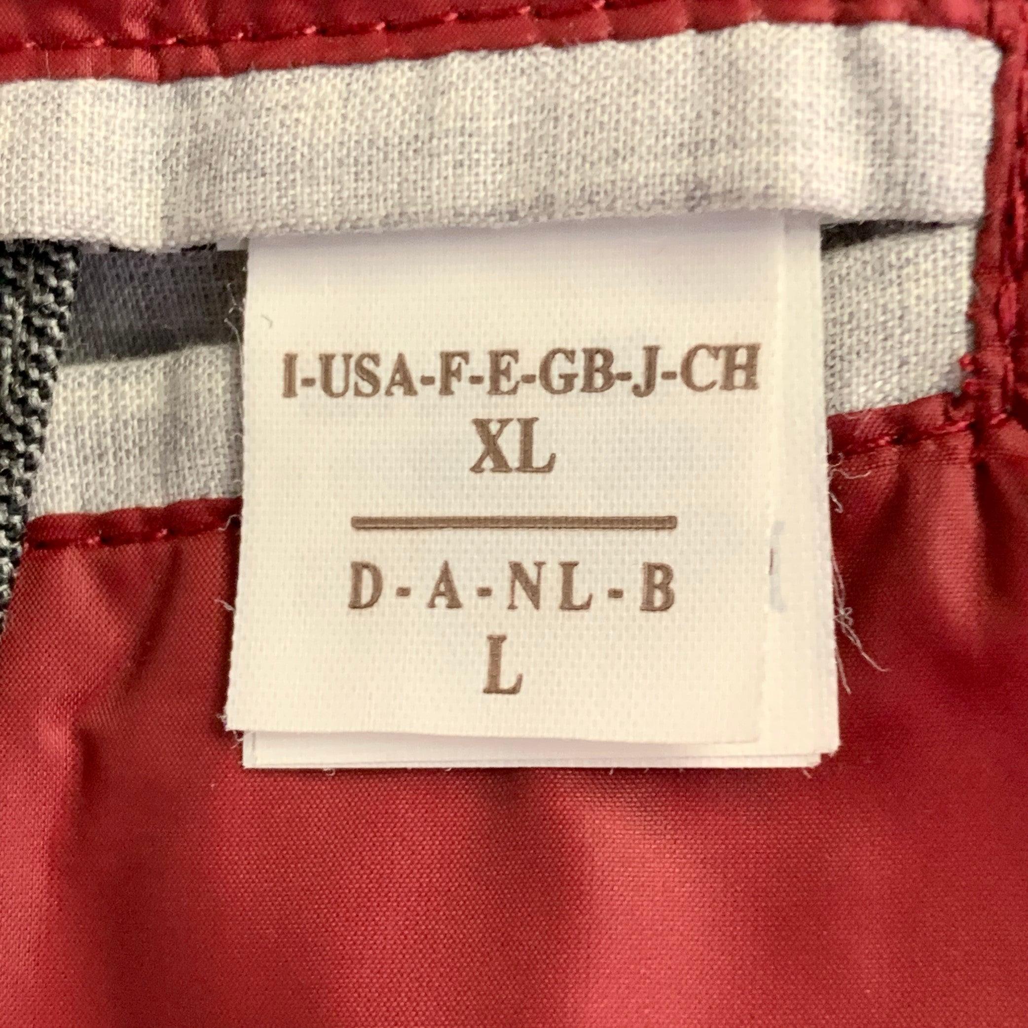 BRUNELLO CUCINELLI Größe XL Grau Heidekraut Wolle gepolstert geknöpft Weste im Angebot 4