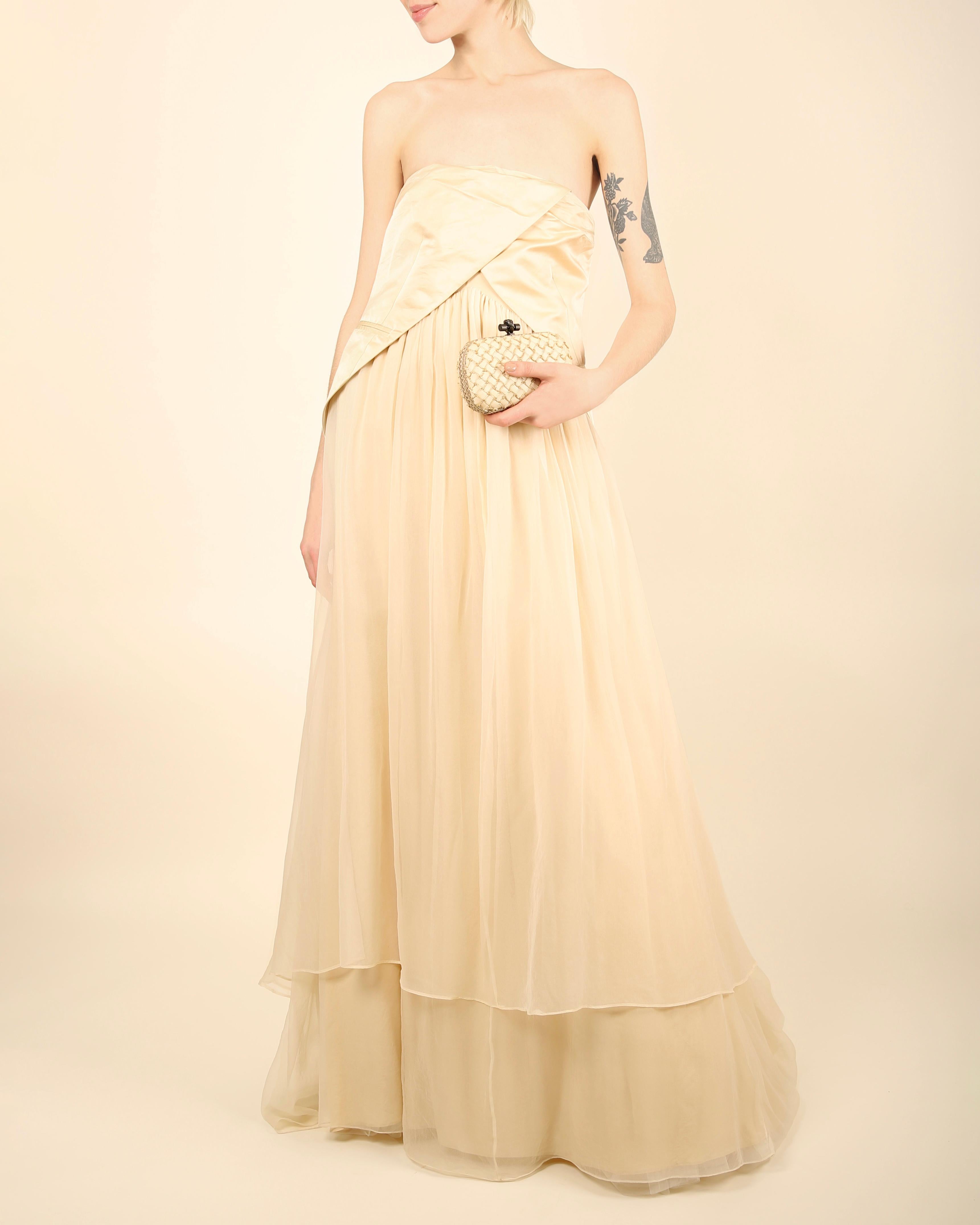Brunello Cucinelli strapless cream silk chiffon layered wedding gown dress M In Good Condition For Sale In Paris, FR
