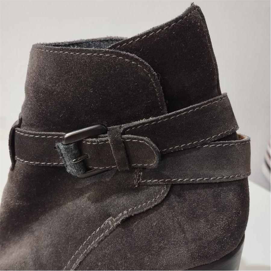 Brunello Cucinelli Suede half boots size 40 In Excellent Condition For Sale In Gazzaniga (BG), IT