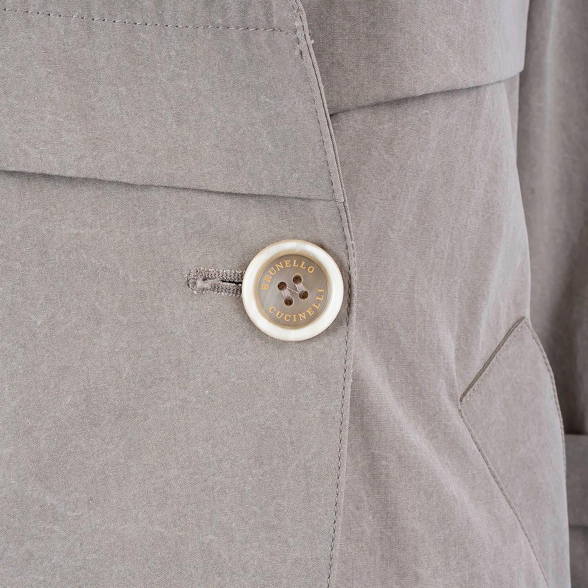 Brunello Cucinelli Giacca 3/4 maniche in cotone taupe 40 S in vendita 2