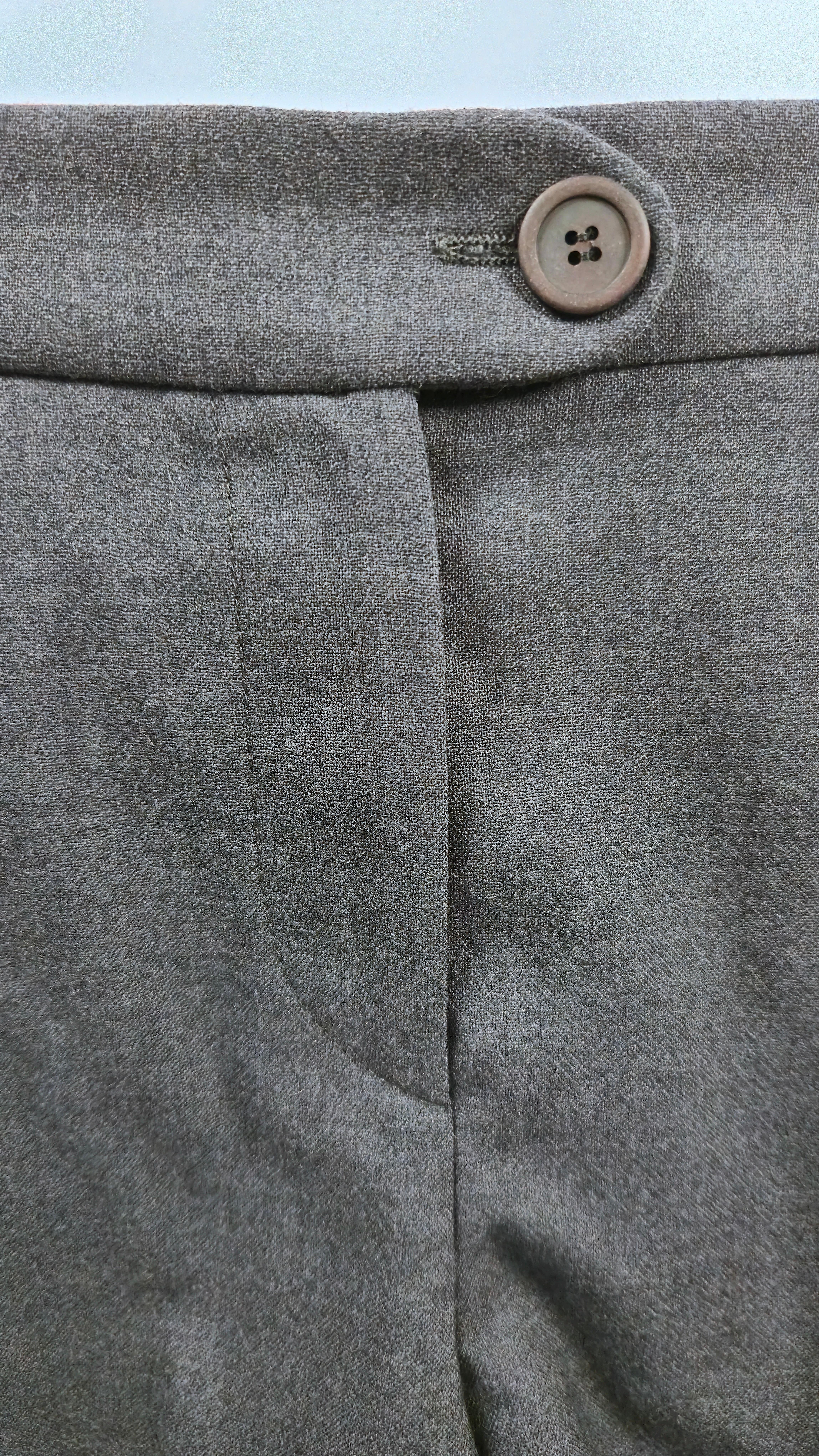 Brunello Cucinelli TuxedoTails RearTrain Wool Tailored Grey Shorts For Sale 2