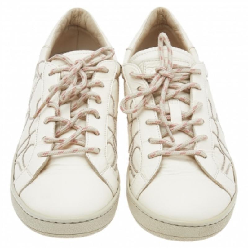 Brunello Cucinelli Weiße Low Top-Turnschuhe aus Leder Größe 38 im Zustand „Relativ gut“ in Dubai, Al Qouz 2