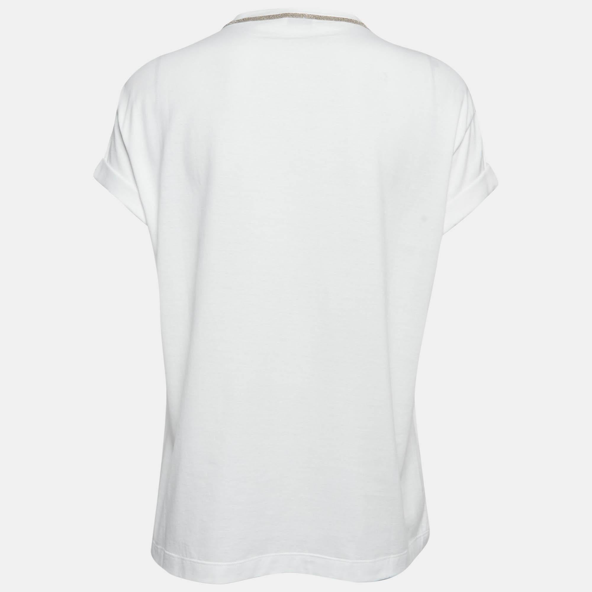Perfect for casual outings or errands  this T shirt is the best piece to feel comfortable and stylish in. It flaunts a catchy shade and a relaxed fit.