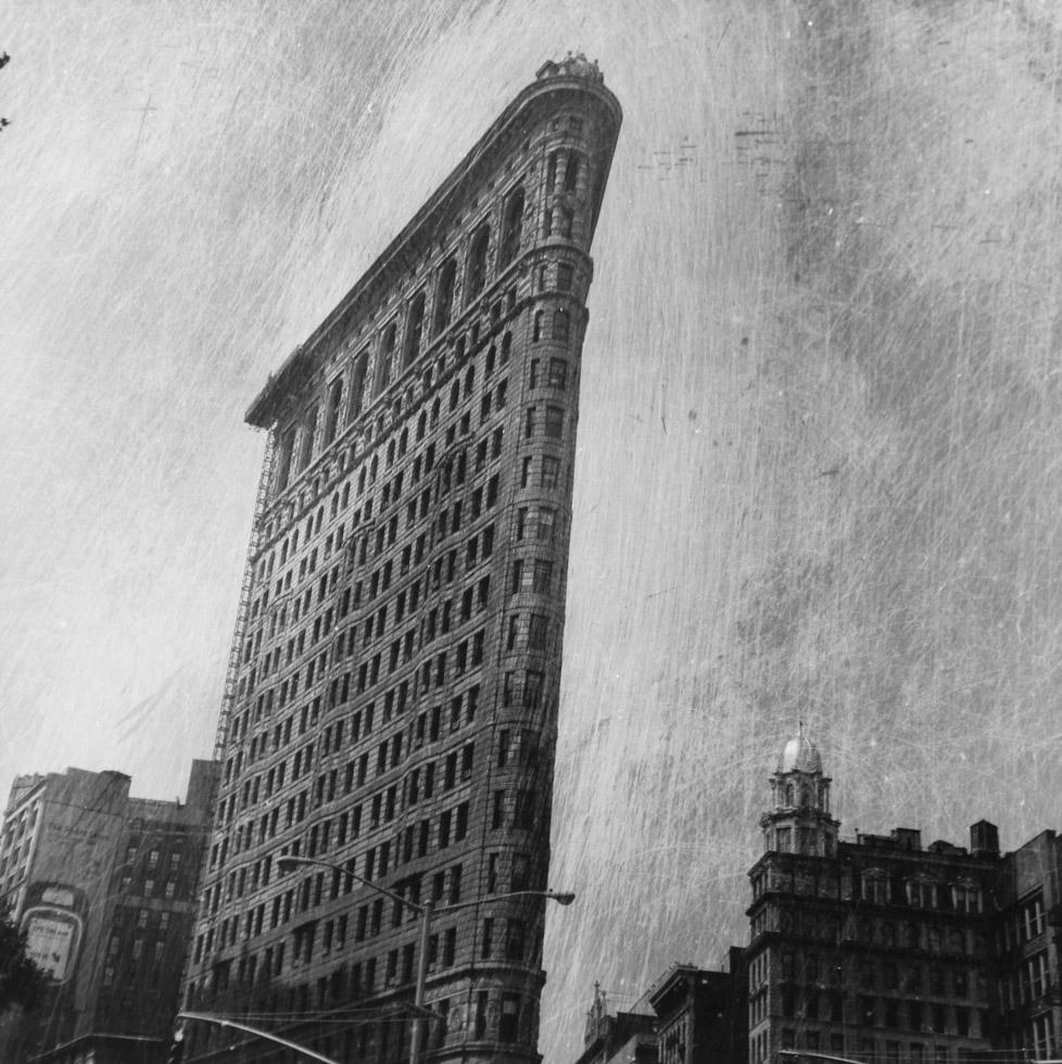 Bruno Bertrand-Frezoul Black and White Photograph - Flatiron in June