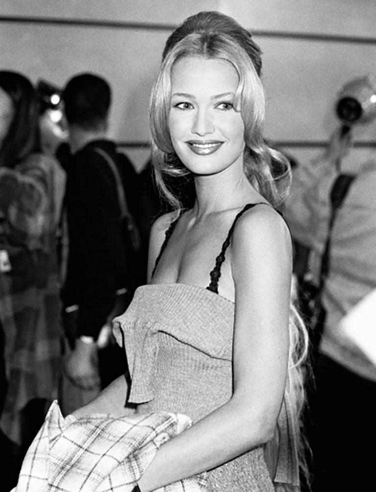 Chanel Haute Couture - Karen Mulder bei Chanel II – Photograph von Bruno Bisang