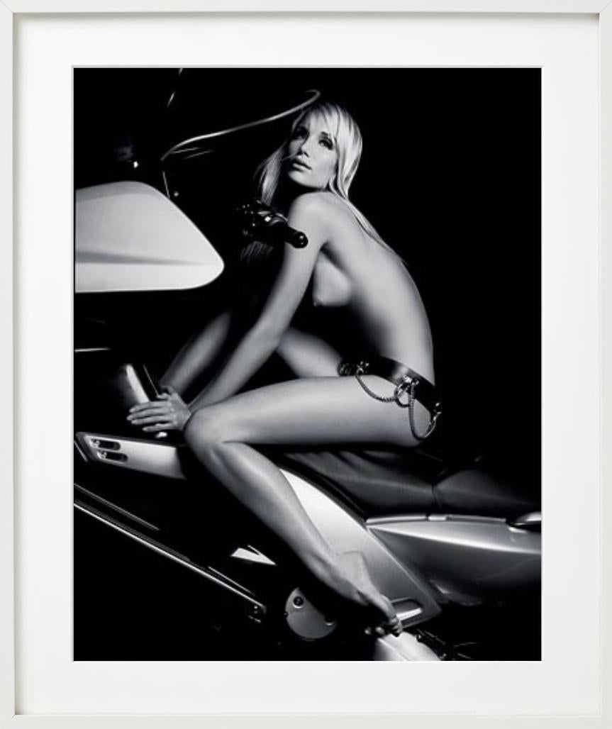 Kristen Pazik II - Nudo in bicicletta, Fotografia d'autore, 2000 in vendita 3