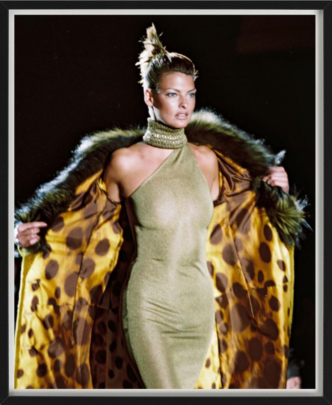 Linda Evangelista for Versace Ready-to-wear, Fine Art Photography, 1998 For Sale 4