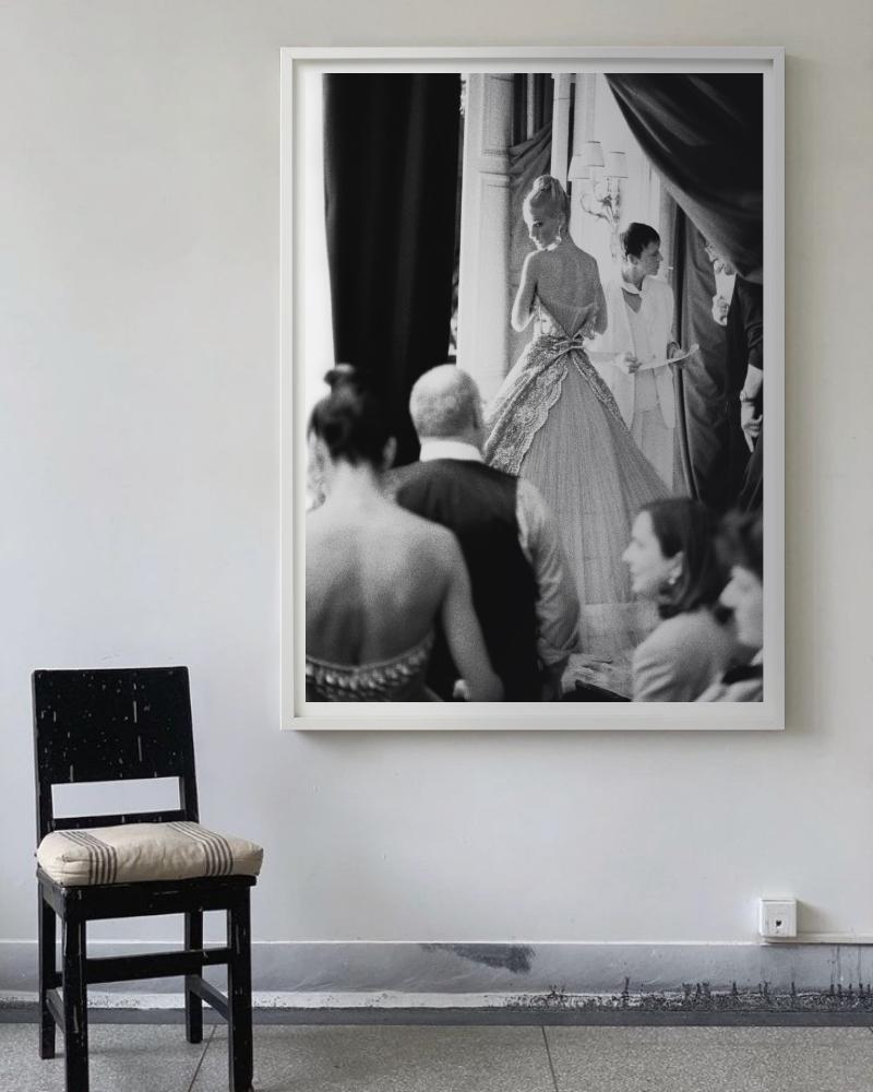 Martine Brand, Haute Couture Fashion Show, photographie d'art, 2002 - Contemporain Photograph par Bruno Bisang