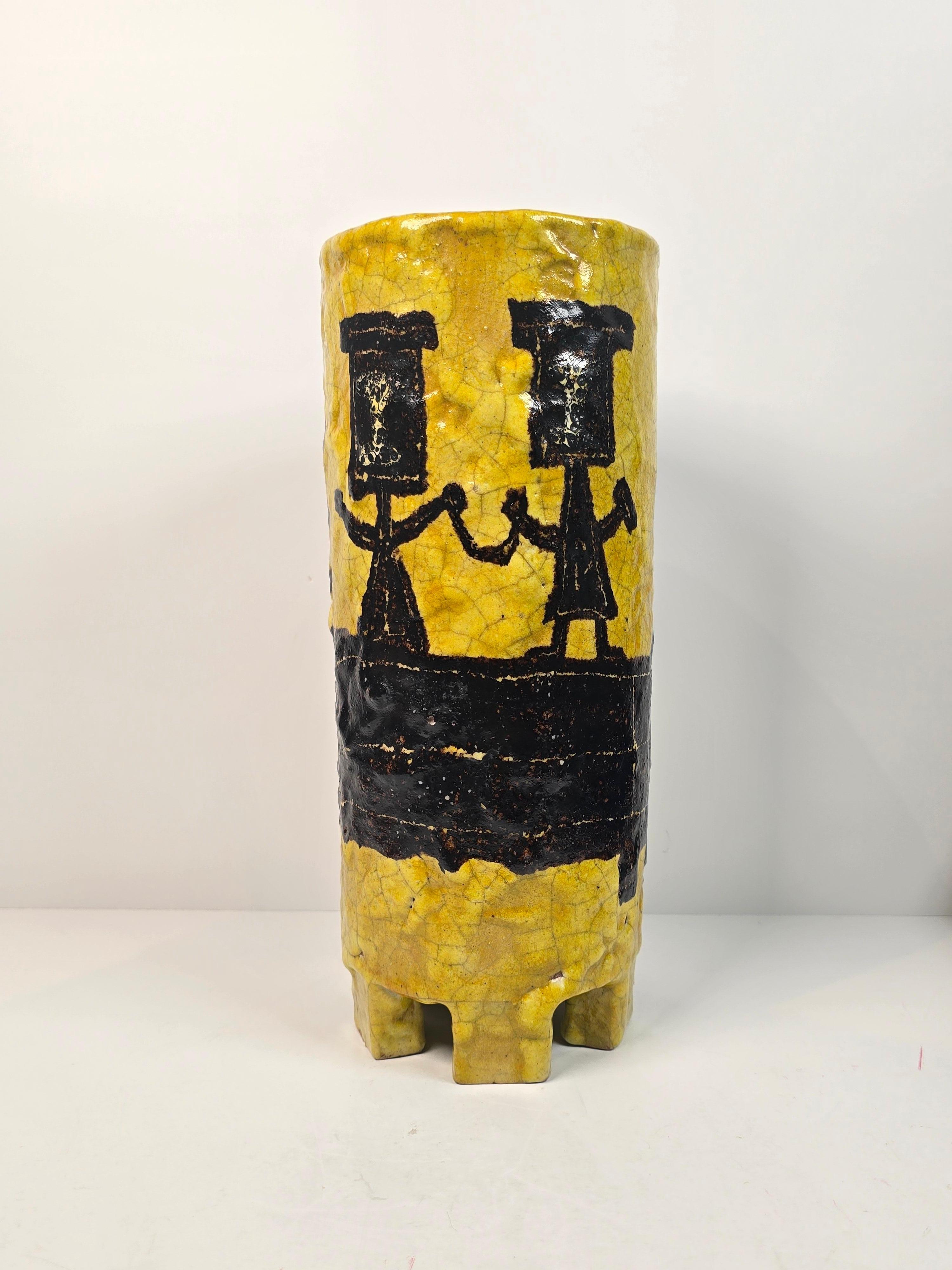 Bruno Capacci Arno Ceramiche Italia Mid Century Vaso Cavalieri Giallo Raymor In condizioni buone in vendita a Sarasota, FL