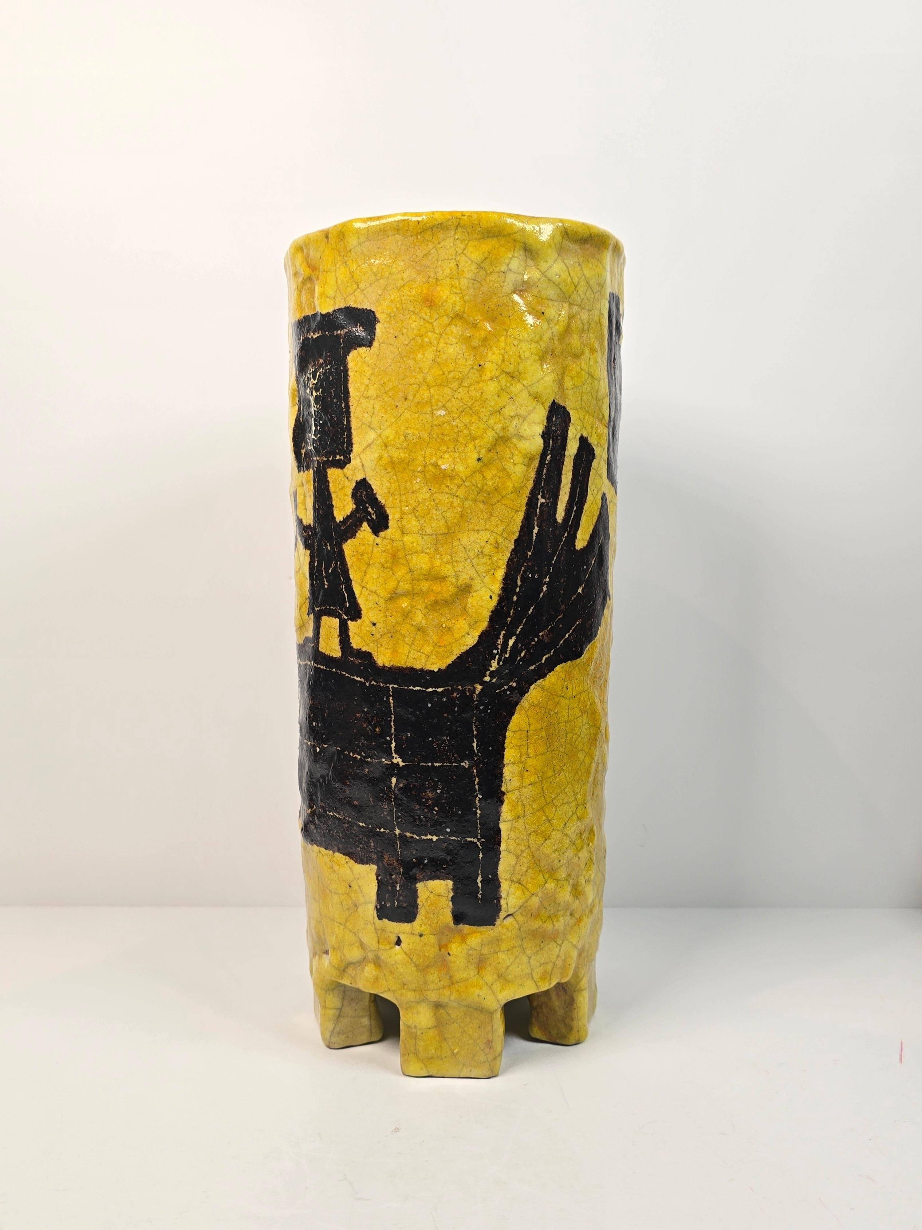 XX secolo Bruno Capacci Arno Ceramiche Italia Mid Century Vaso Cavalieri Giallo Raymor in vendita