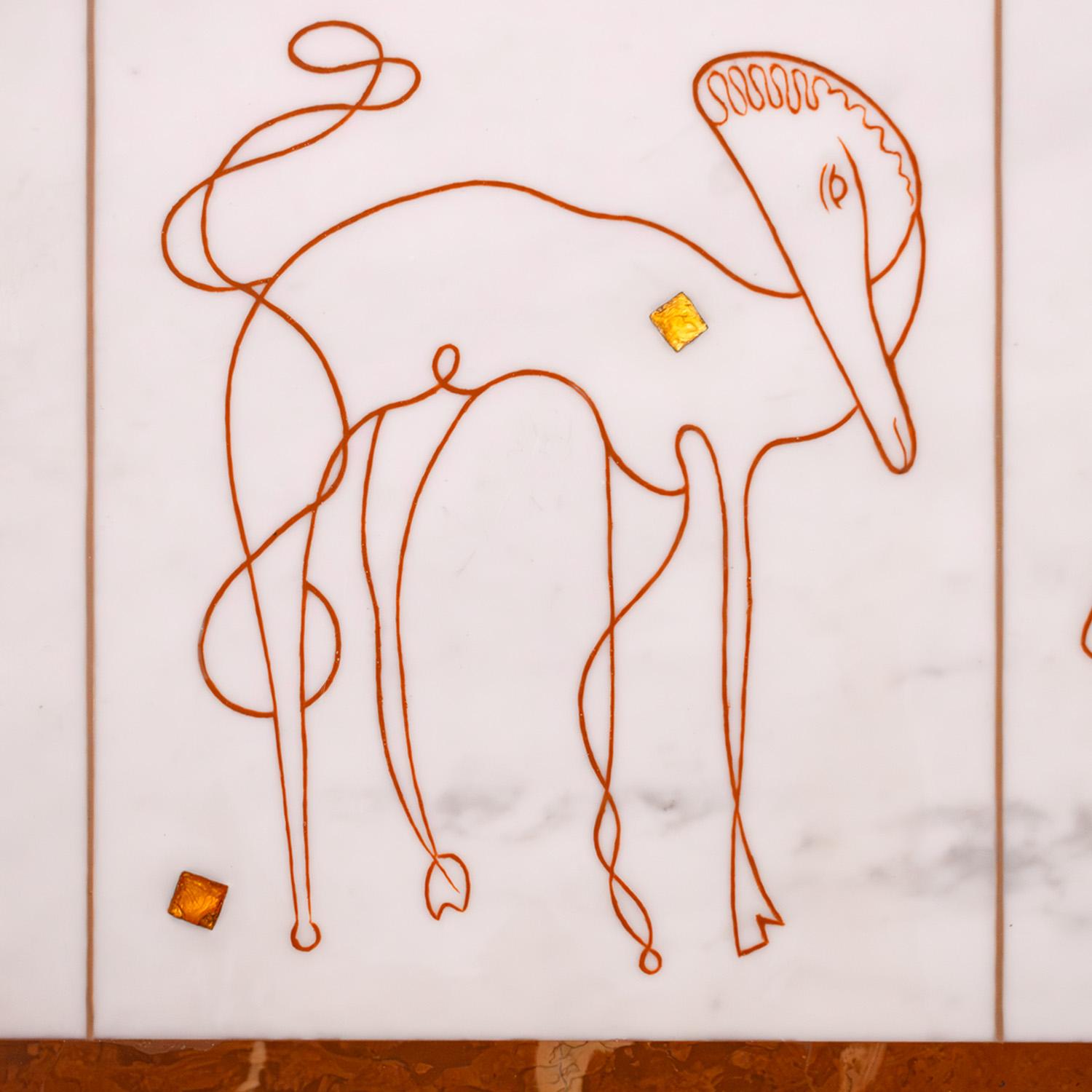 Bruno Capacci Einzigartiger Couchtisch mit surrealistischen Figuren 1950er Jahre (signiert) (Stein) im Angebot