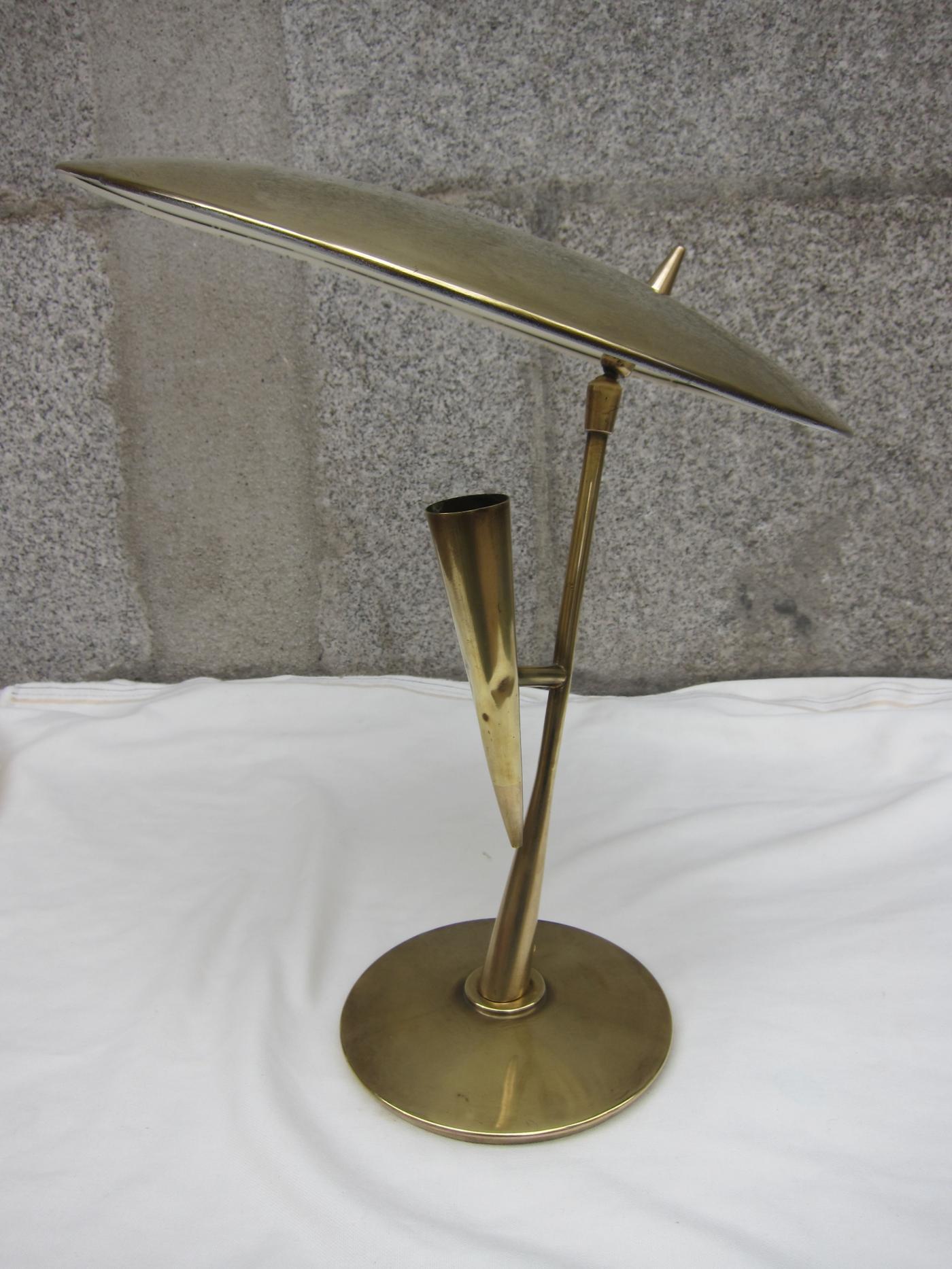 Italian Bruno Chiarini Brass and White Lacquered Metal Midcentury Table Lamp, Italy 1950 For Sale