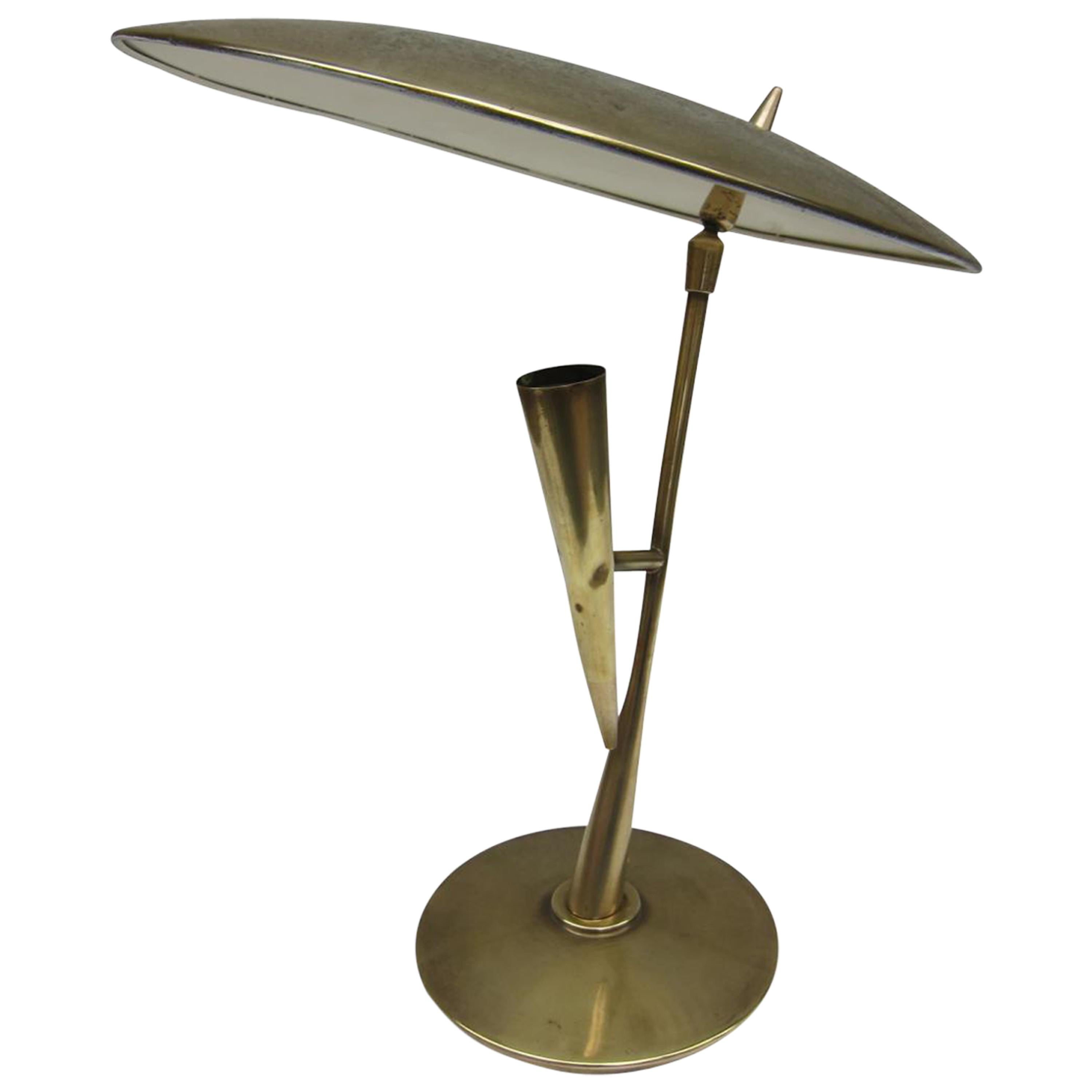Bruno Chiarini Brass and White Lacquered Metal Midcentury Table Lamp, Italy 1950 For Sale