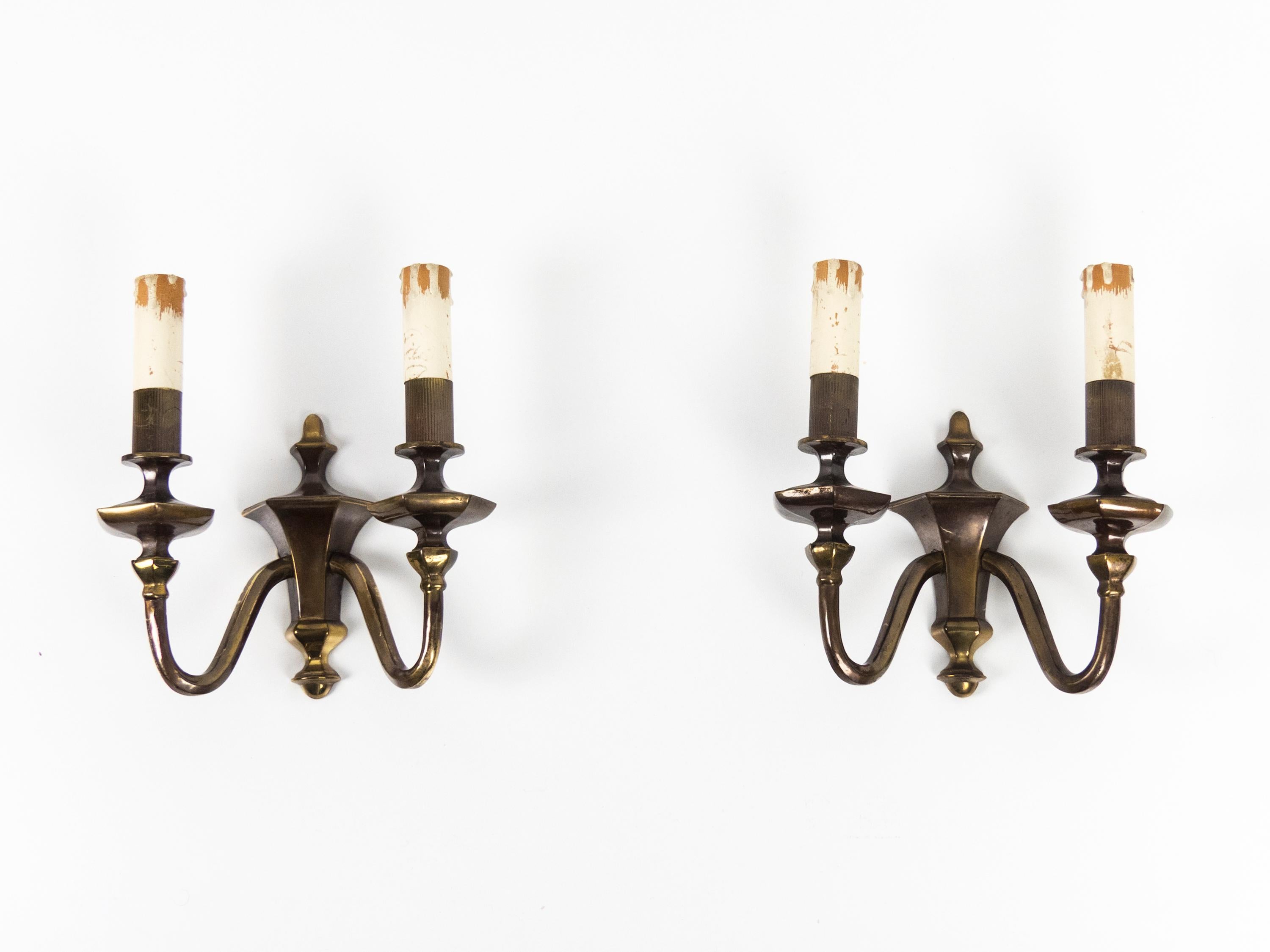 Bruno Chiarini Pair of Large Mid-Century Brass and Parchment Wall Sconces, 1950s For Sale 1