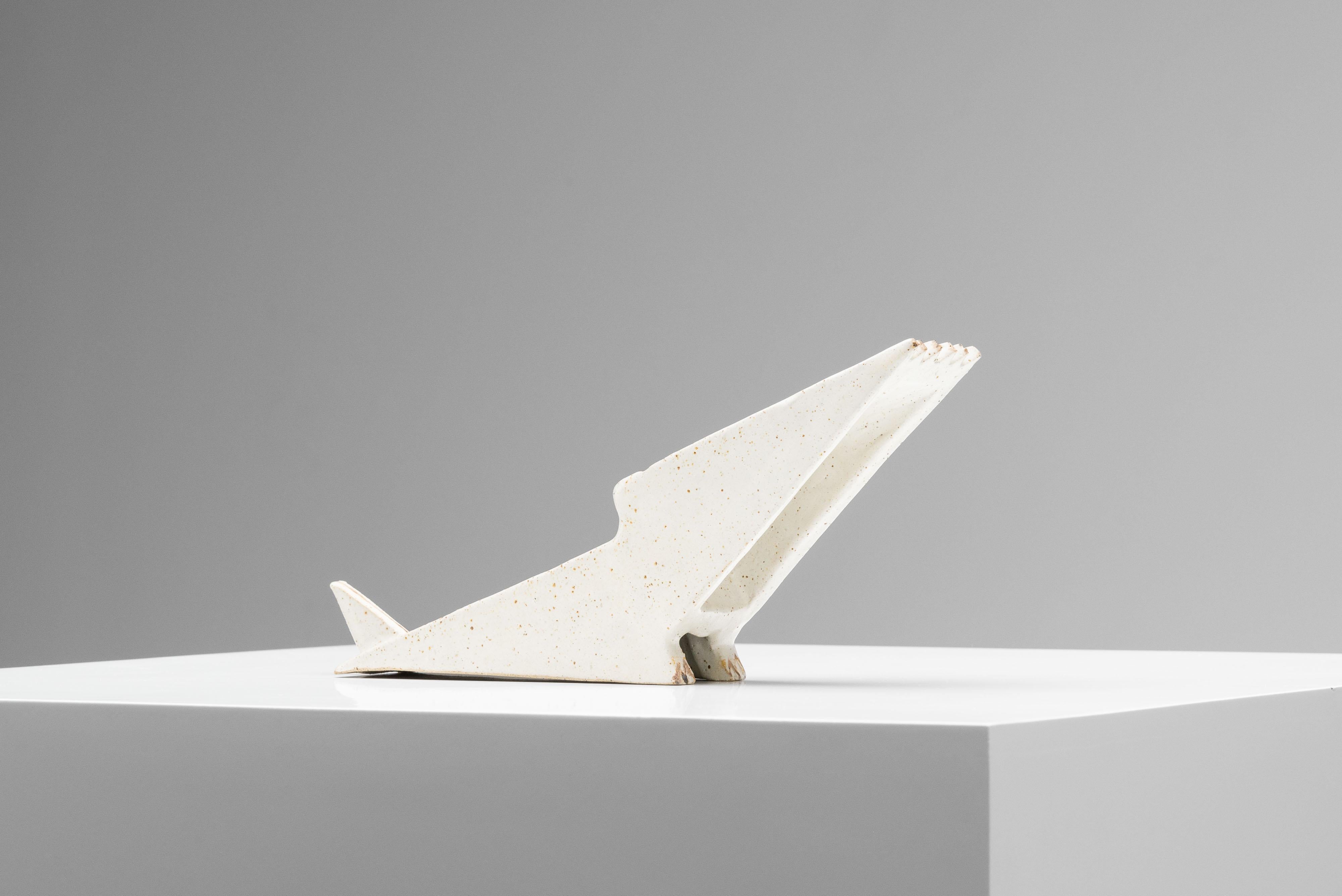Bruno Gambone escultura abstracta cocodrilo Italia 1975 finales del siglo XX en venta