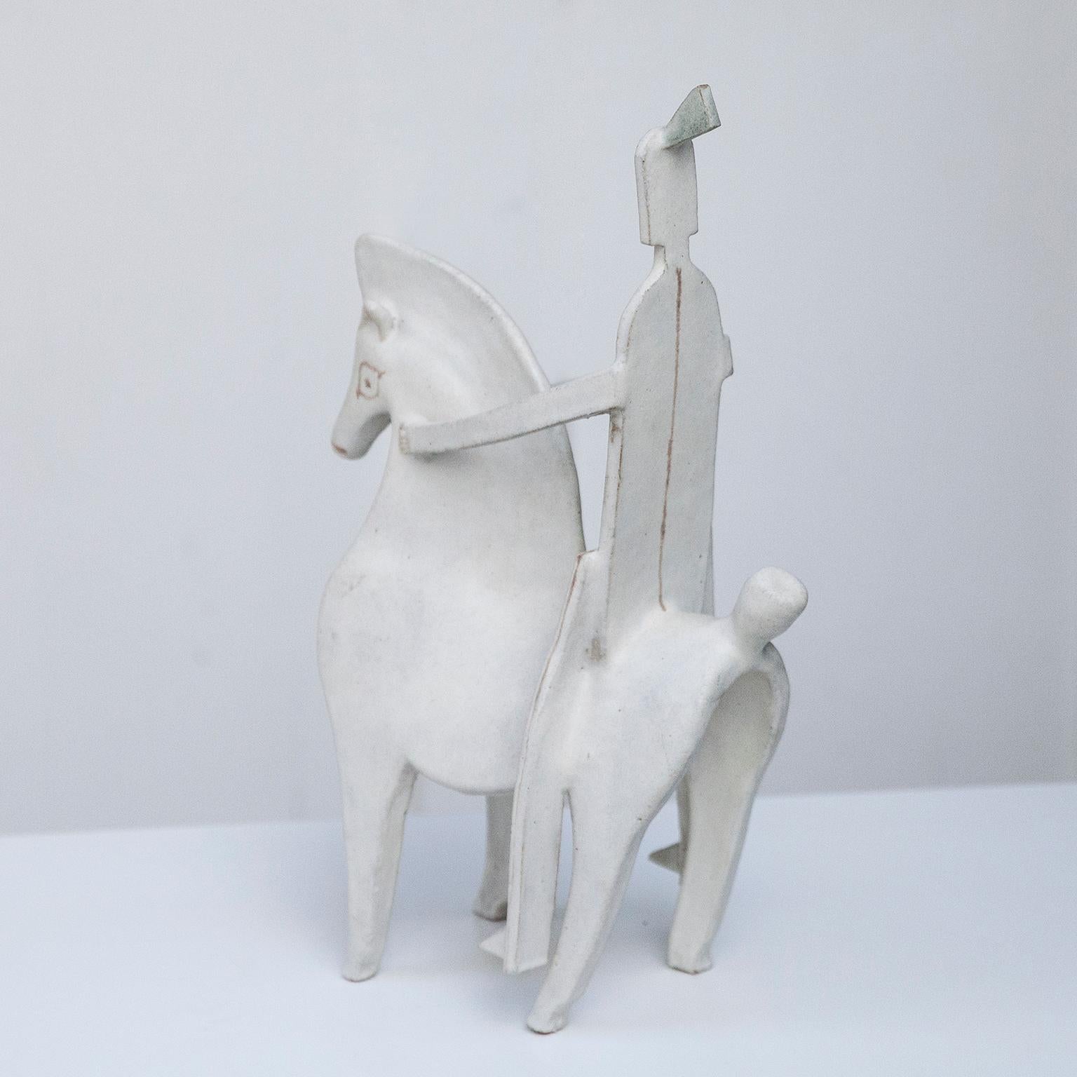 Mid-Century Modern Sculpture de chevalier en poterie d'art de Bruno Gambone, années 1980 en vente