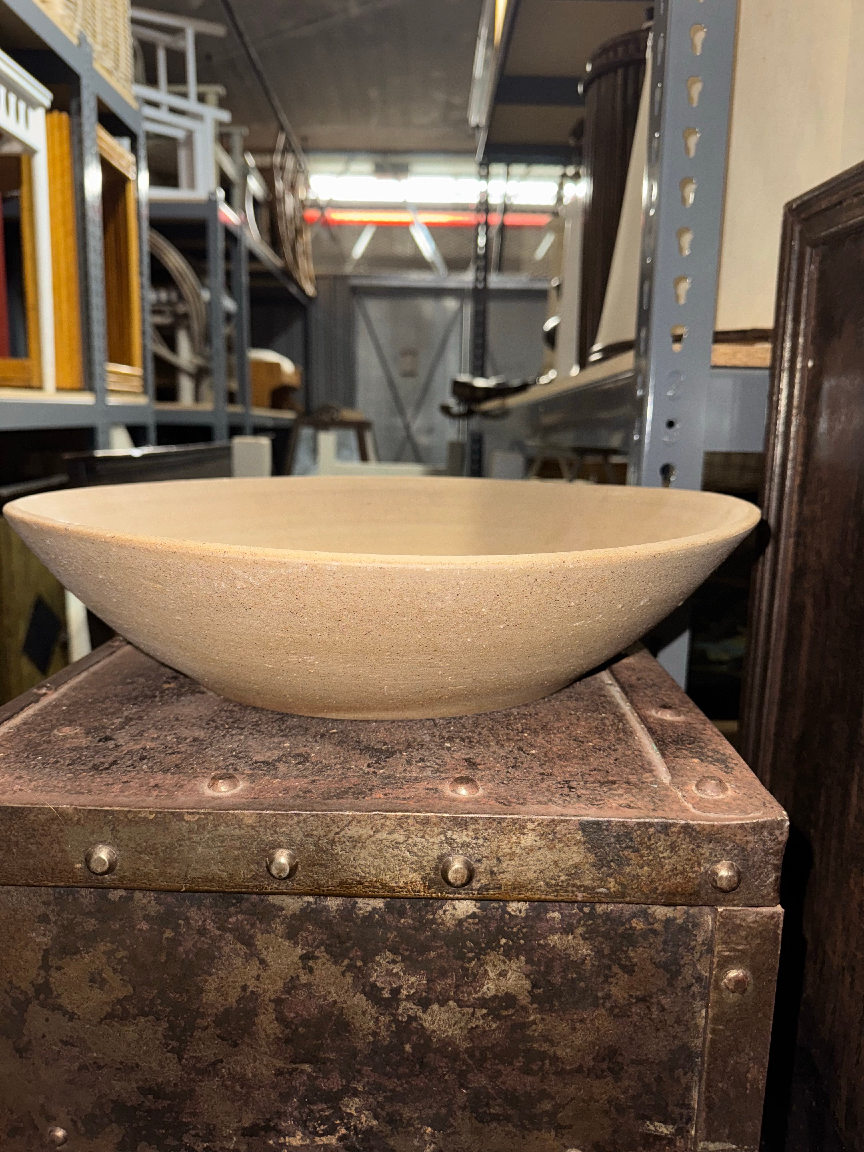 Schöne Gambone-Schale mit Halterung