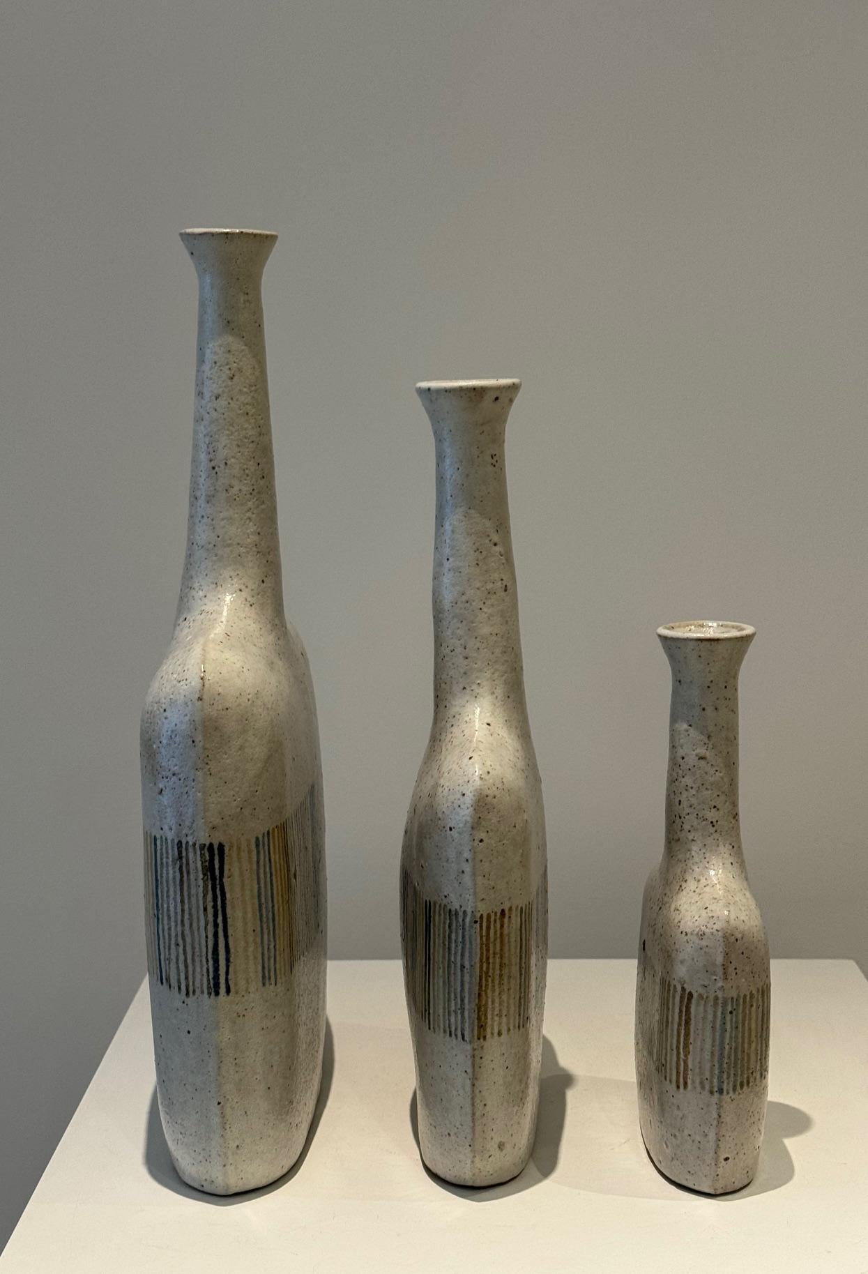 Bruno Gambone Italian Decorative Mid-Century Set of 3 Ceramic Vases (Ensemble de 3 vases en céramique) en vente 1