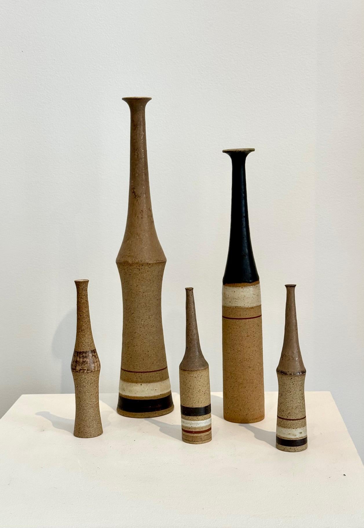 Bruno Gambone Italian Decorative Mid-Century Set of 5 Ceramic Vases (Ensemble de 5 vases en céramique) Bon état - En vente à Paris, FR