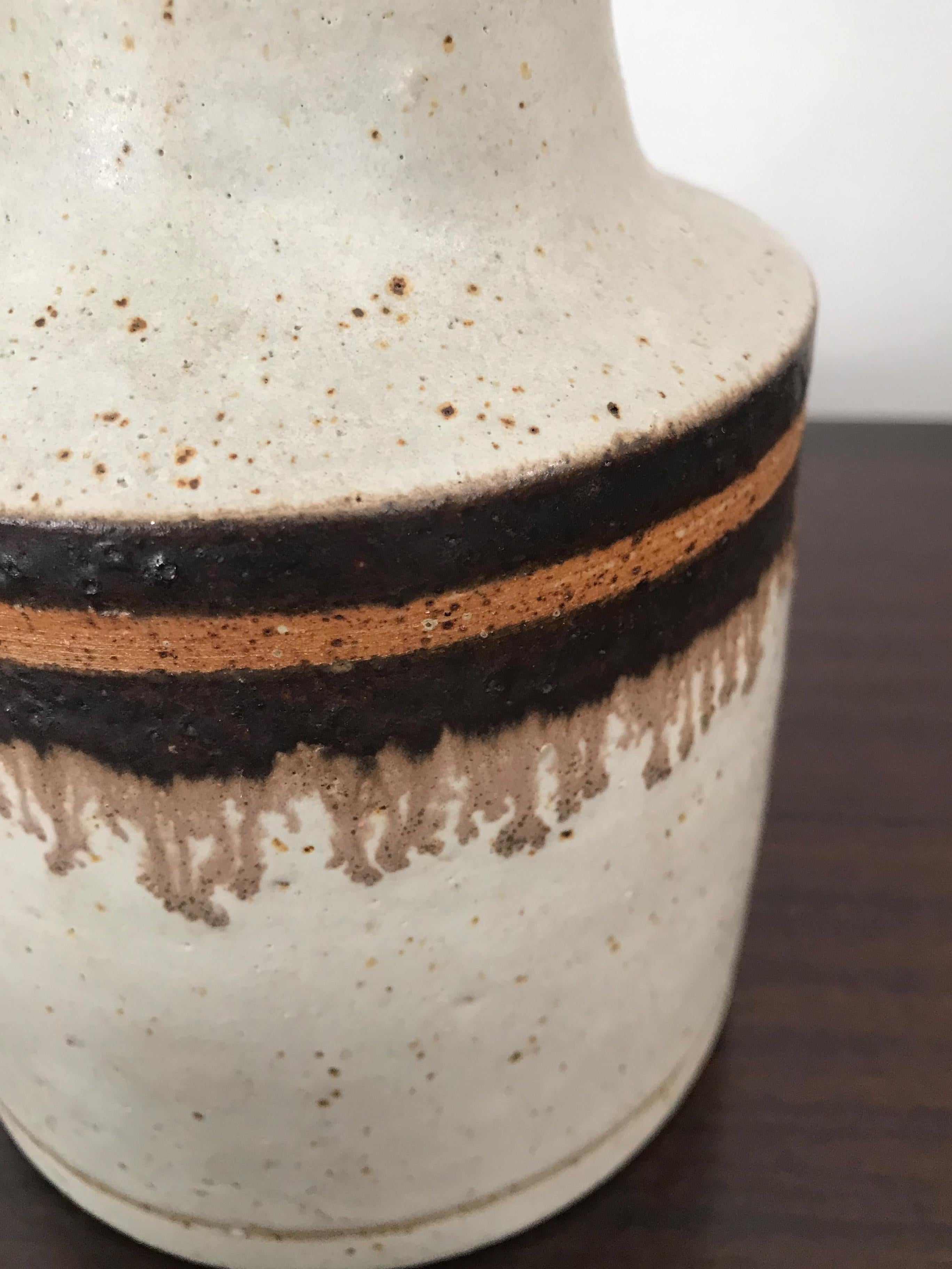 Tornito Bruno Gambone Italian White Brown Orange Stoneware Vase 1970s in vendita