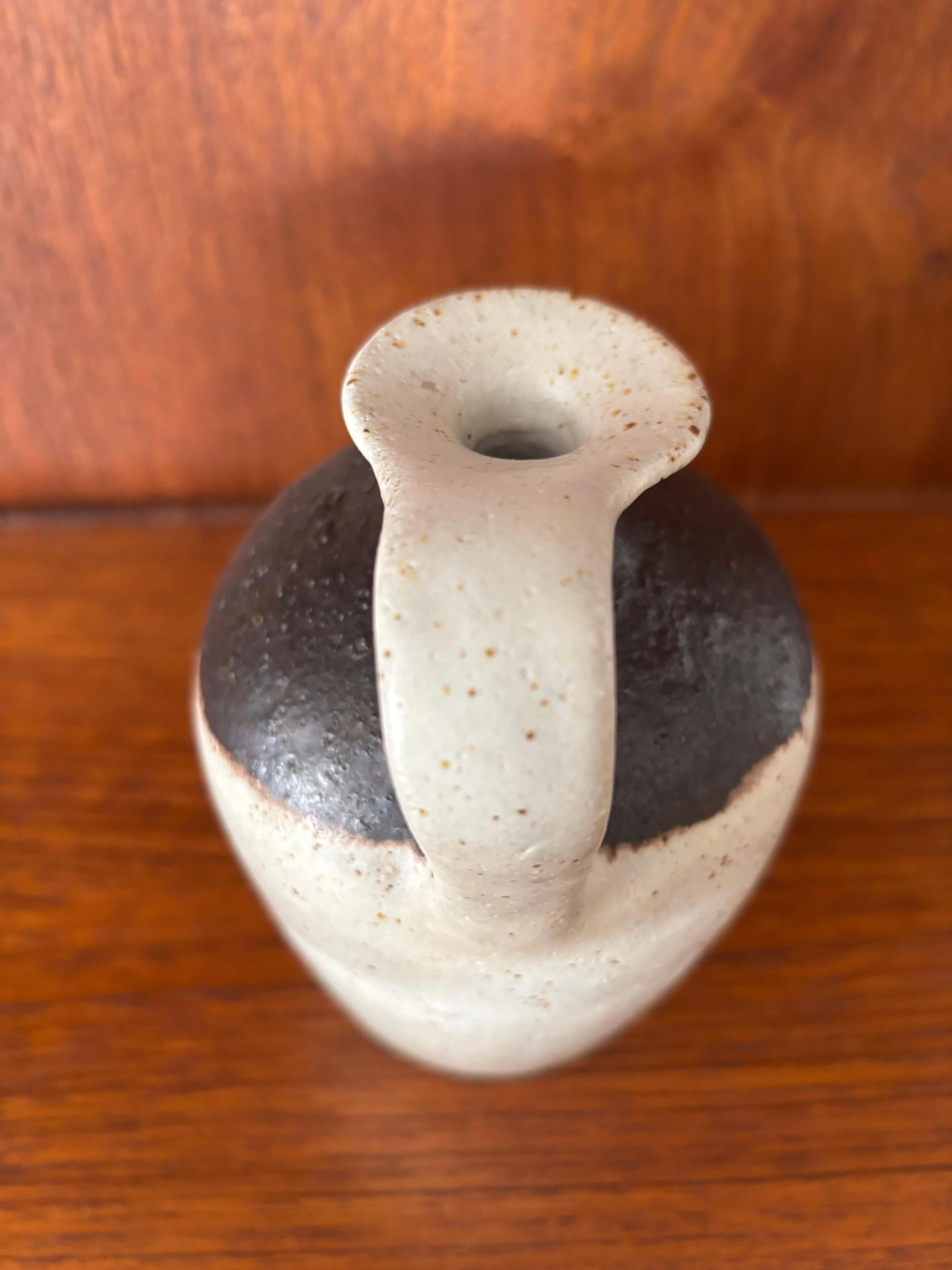 Ceramica Bruno Gambone Italian White Brown Stoneware Vase 1970s in vendita