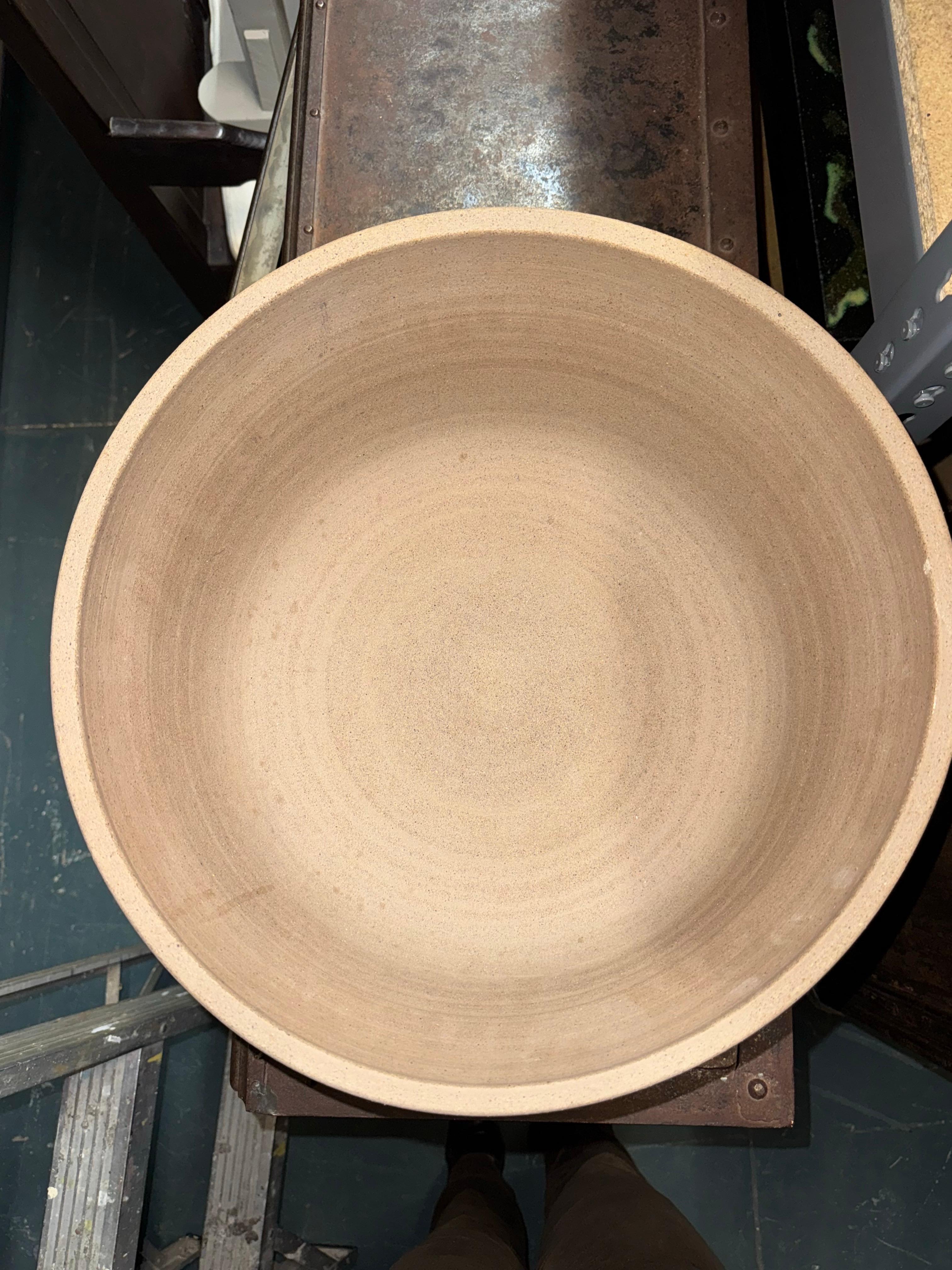 Bruno Gambone, Large Centerpiece Bowl In condizioni buone in vendita a New York, NY