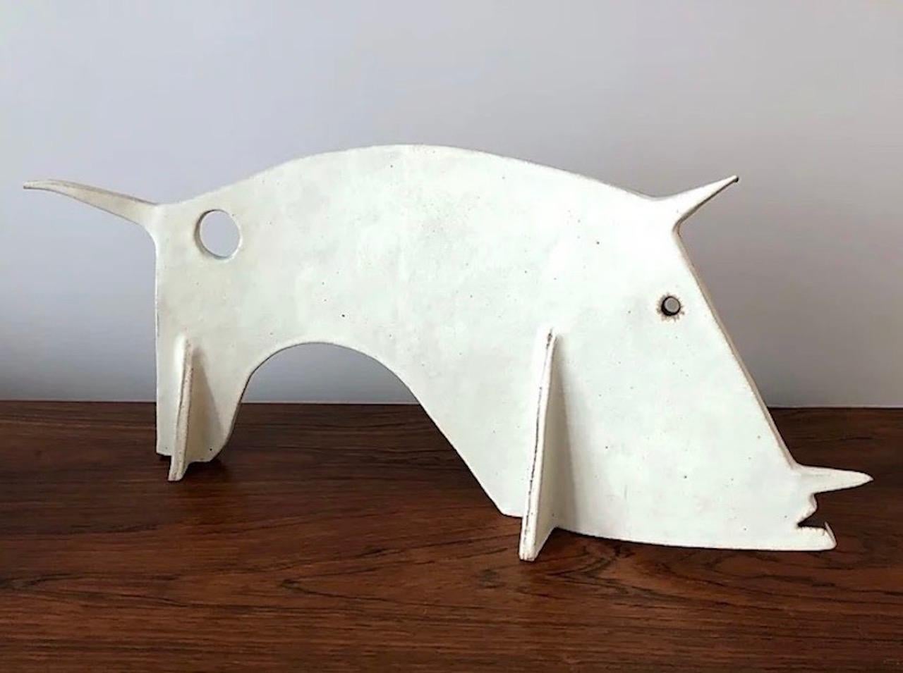 Large stoneware famous animal sculpture by Bruno Gambone
Measures: H 22 cm x L 50 cm
 
Artist-signed Gambone Italy at base.

About the artist:
Bruno Gambone (born in 1936) is an Italian ceramist and the son of Guido Gambone, one of Italy's