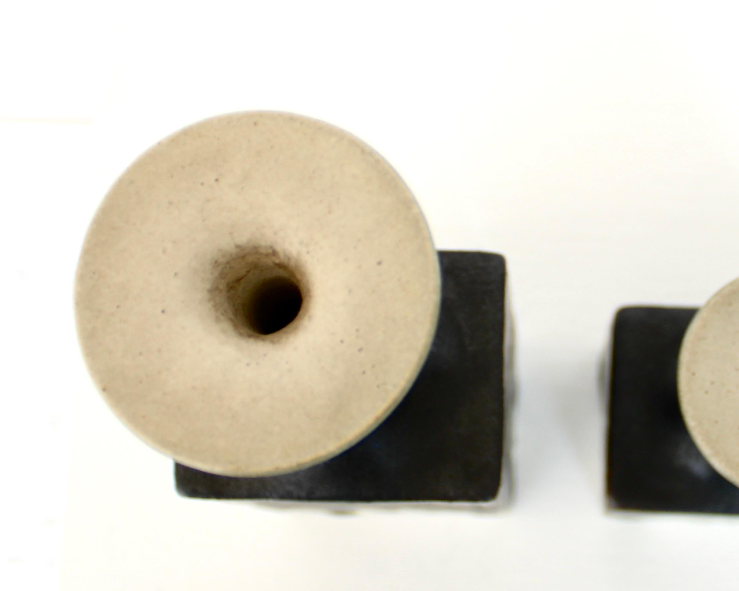 Paire de vases-bouteilles en céramique émaillée de Bruno Gambone, Italie, vers 1970 en vente 4